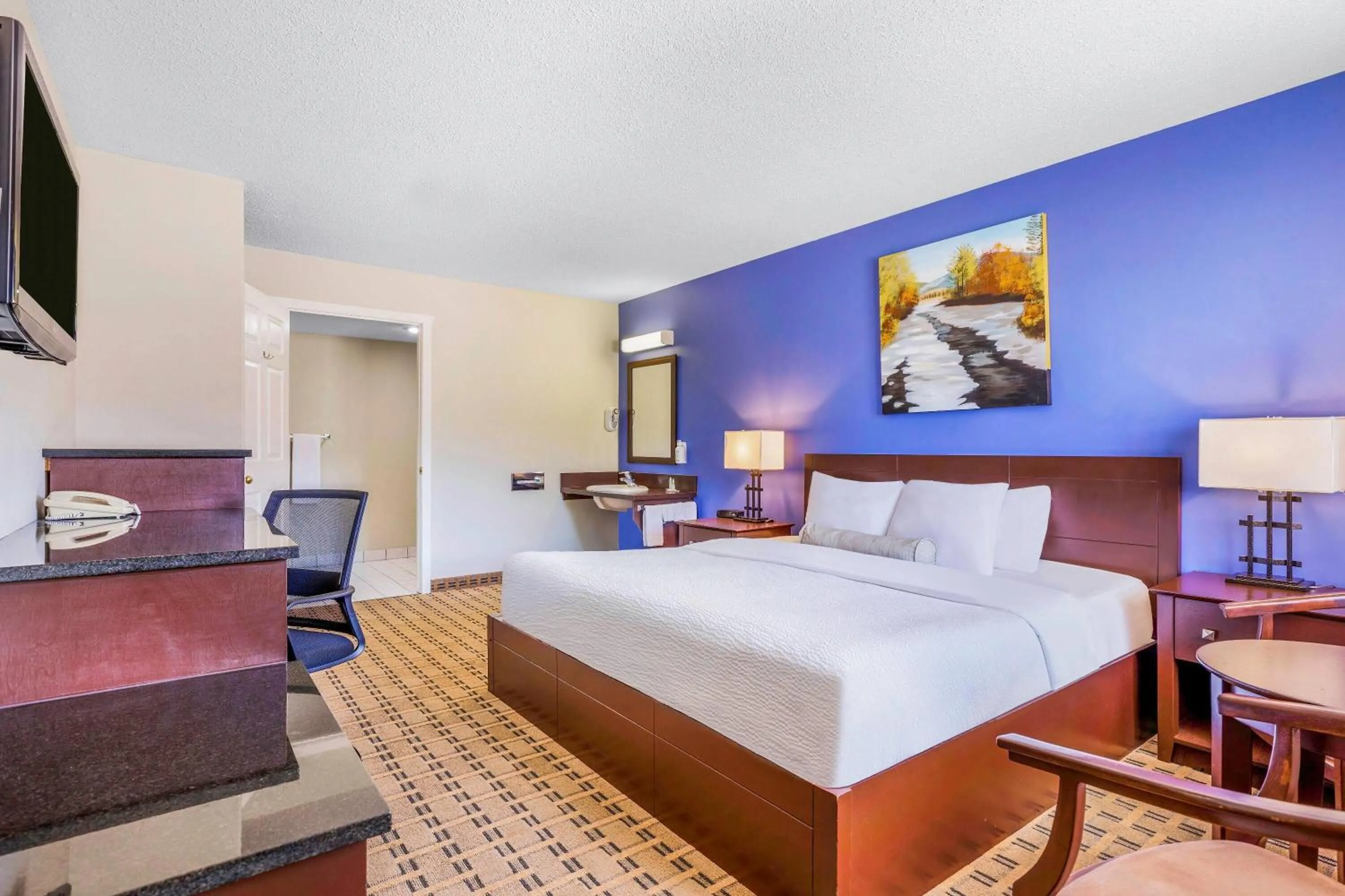 Bed in Days Inn by Wyndham Golden