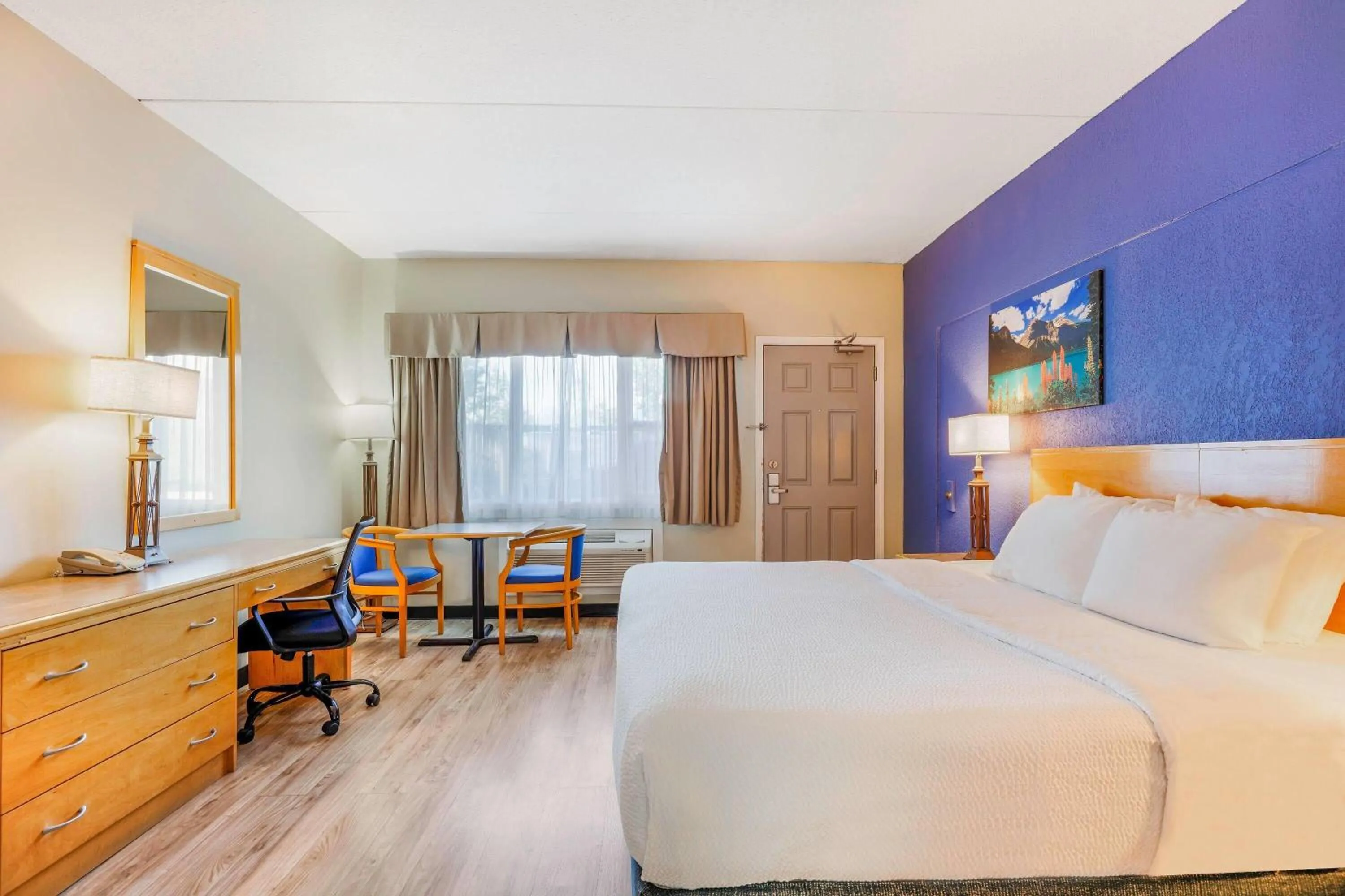 Bed in Days Inn by Wyndham Golden