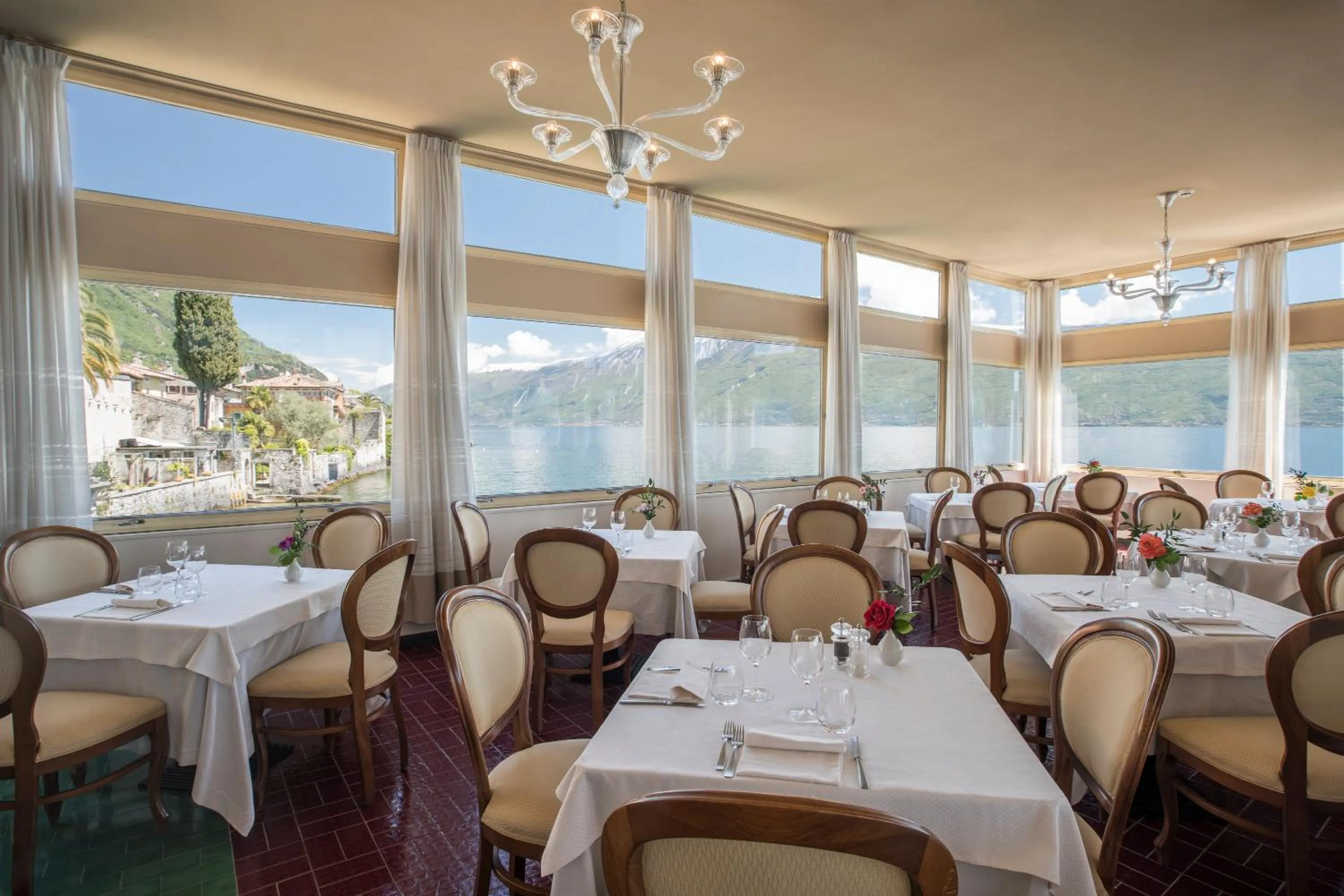 Restaurant/places to eat in Hotel Gardenia al Lago