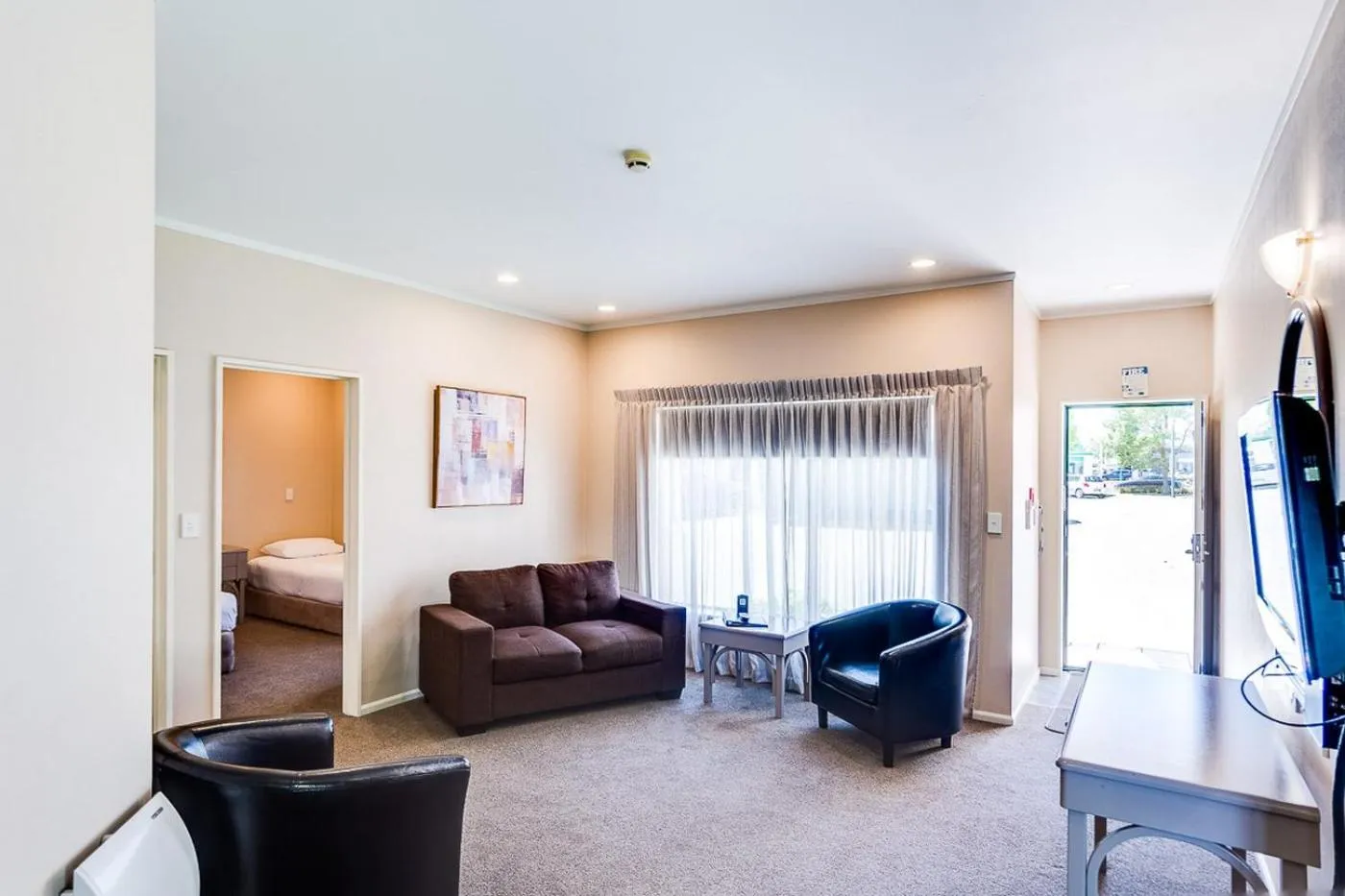 Living room in Cumberland Court Motel