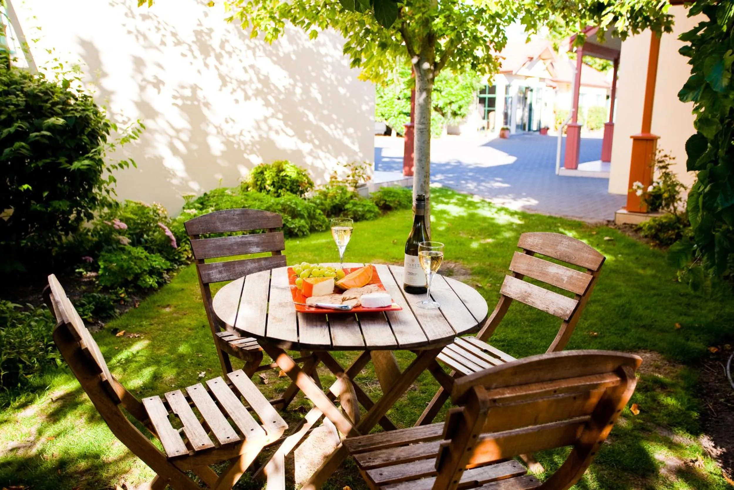 Garden in Cumberland Court Motel