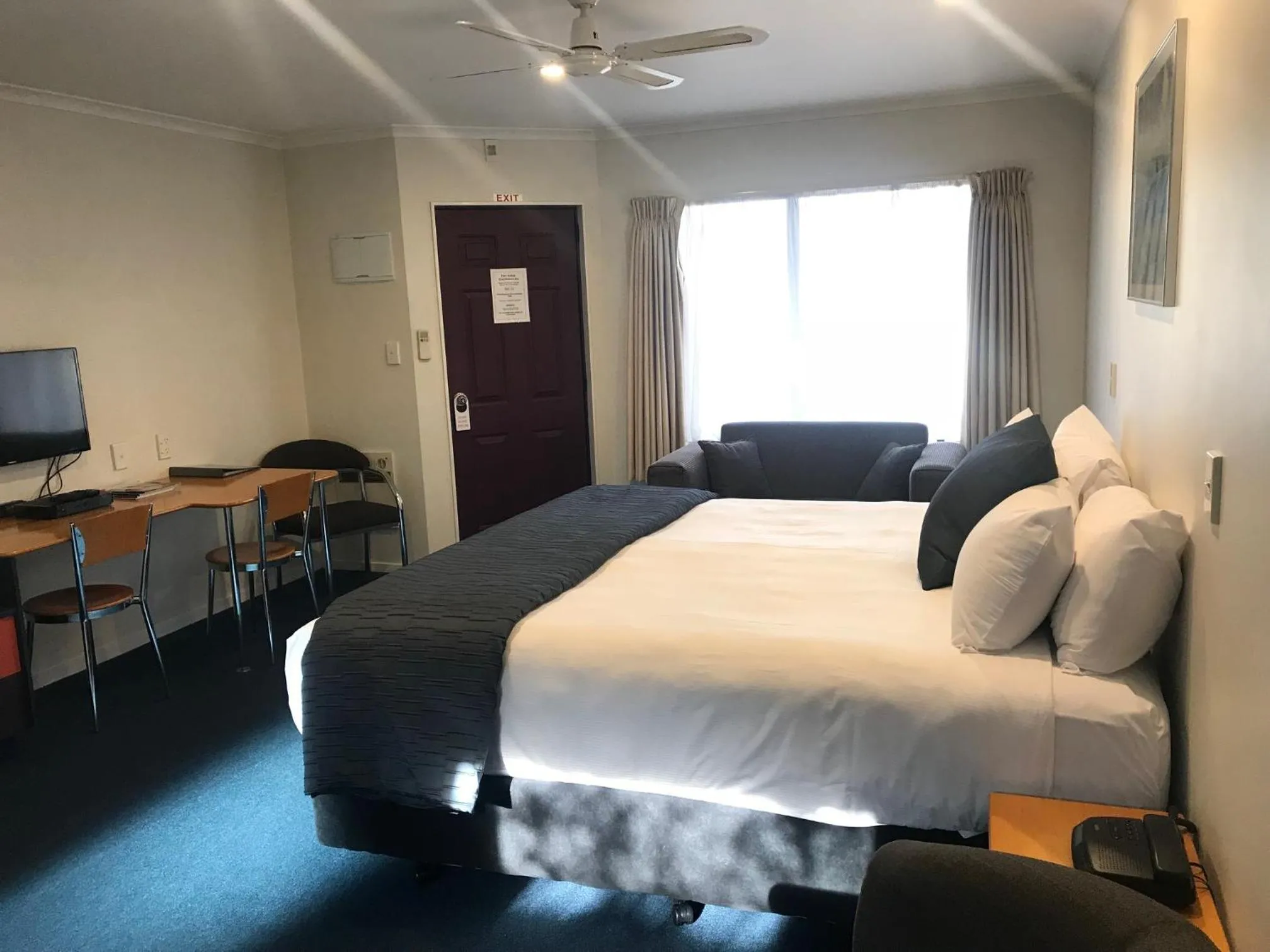 Bed in Claremonte Motor Lodge