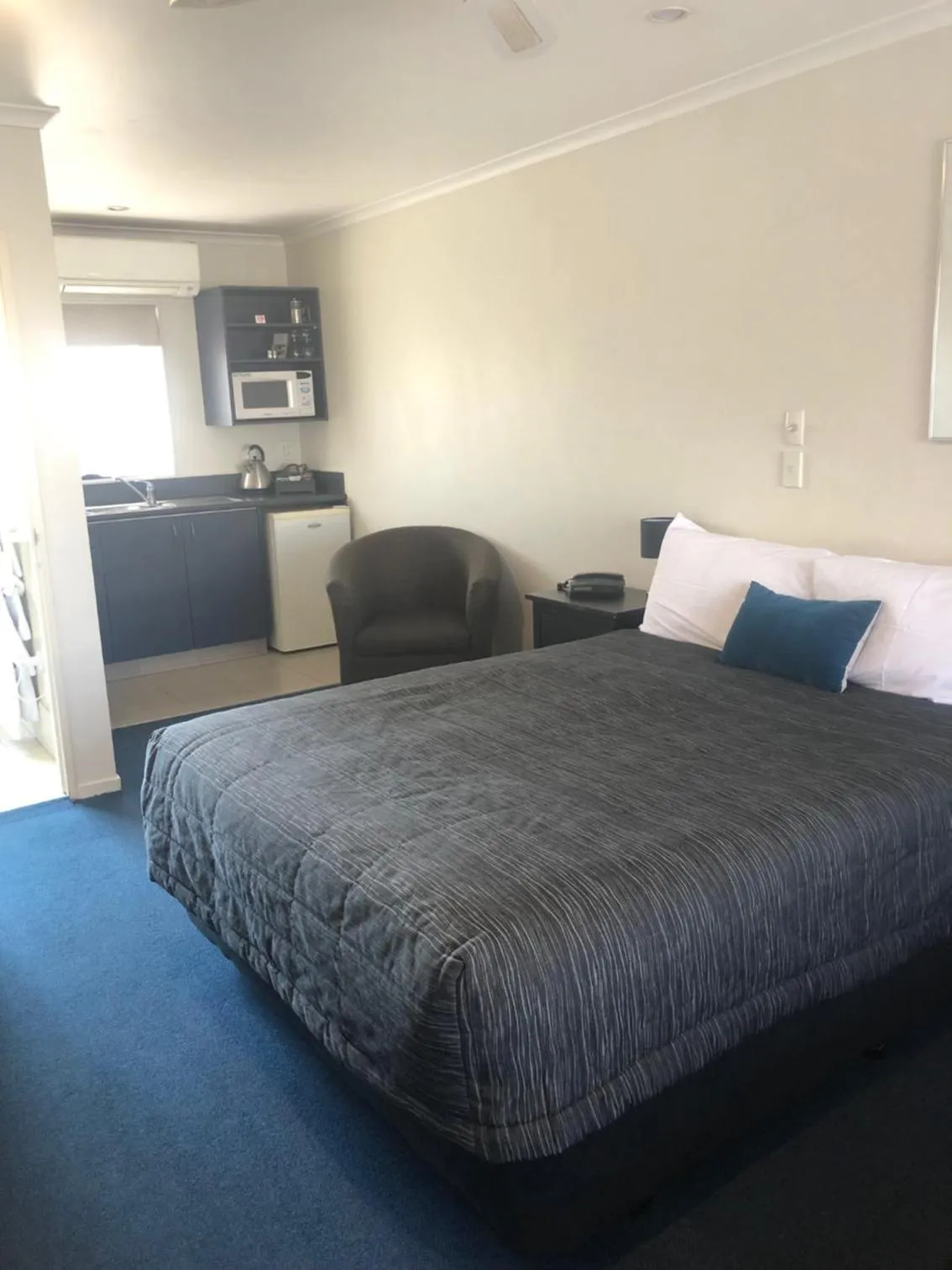 Bed in Claremonte Motor Lodge