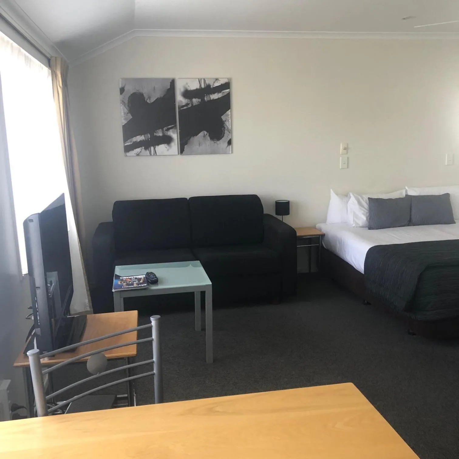 Bed in Claremonte Motor Lodge