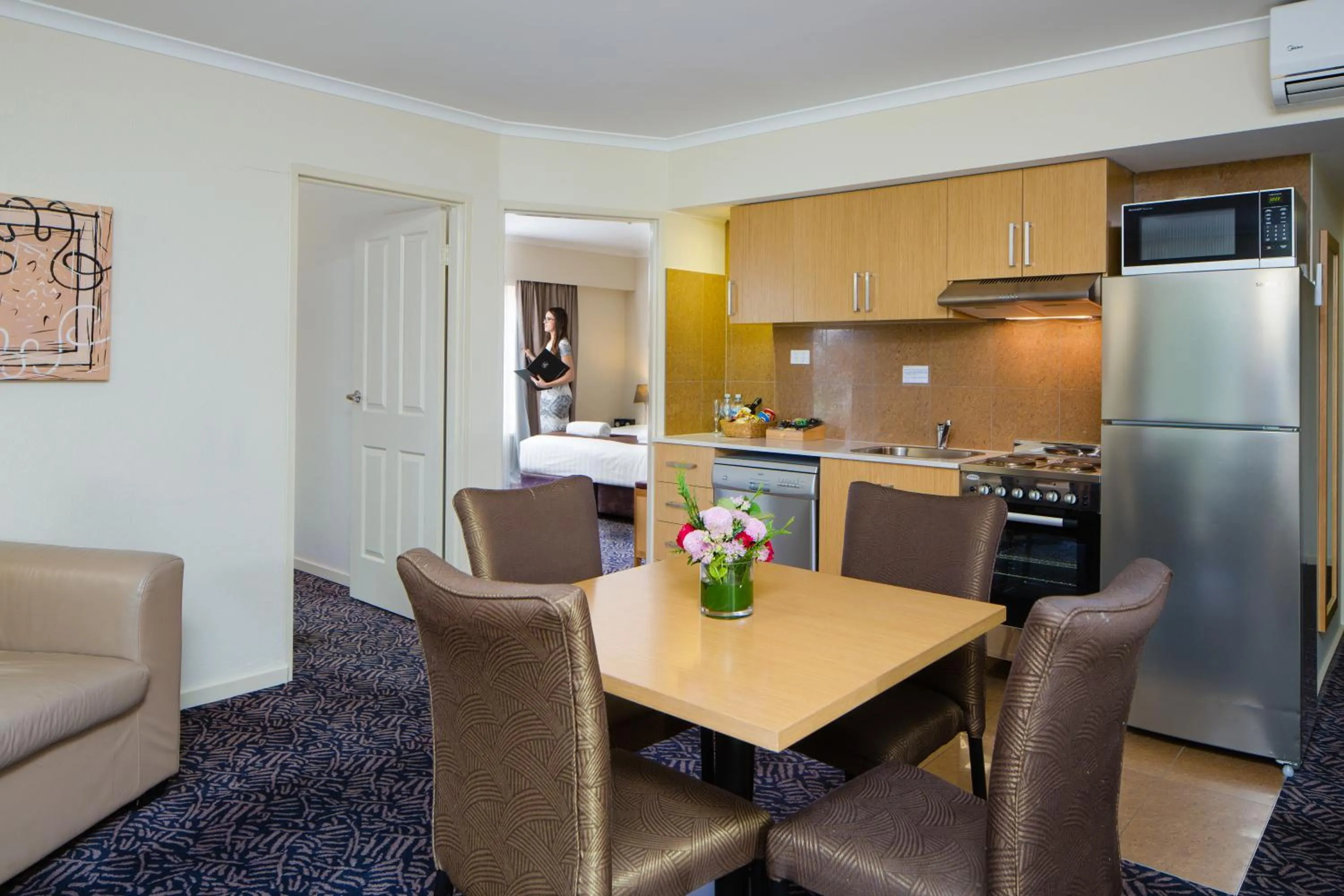 Kitchen or kitchenette in Best Western Plus Hovell Tree Inn