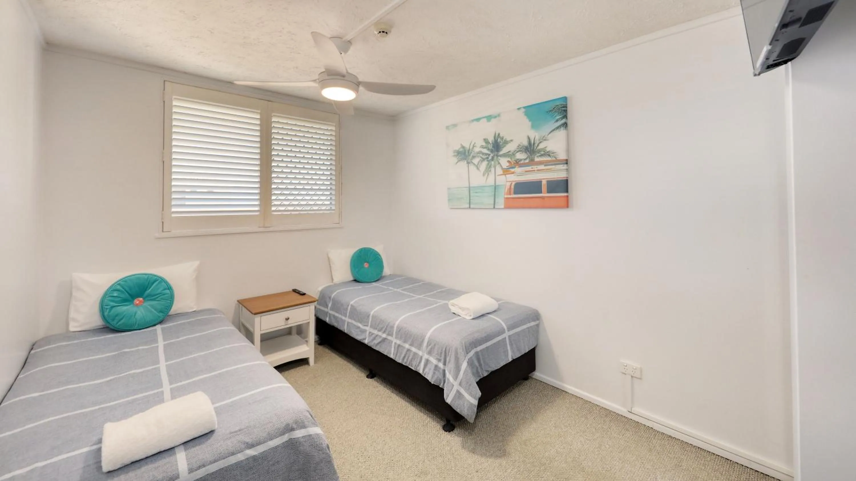 Bed in Merrima Court Holidays