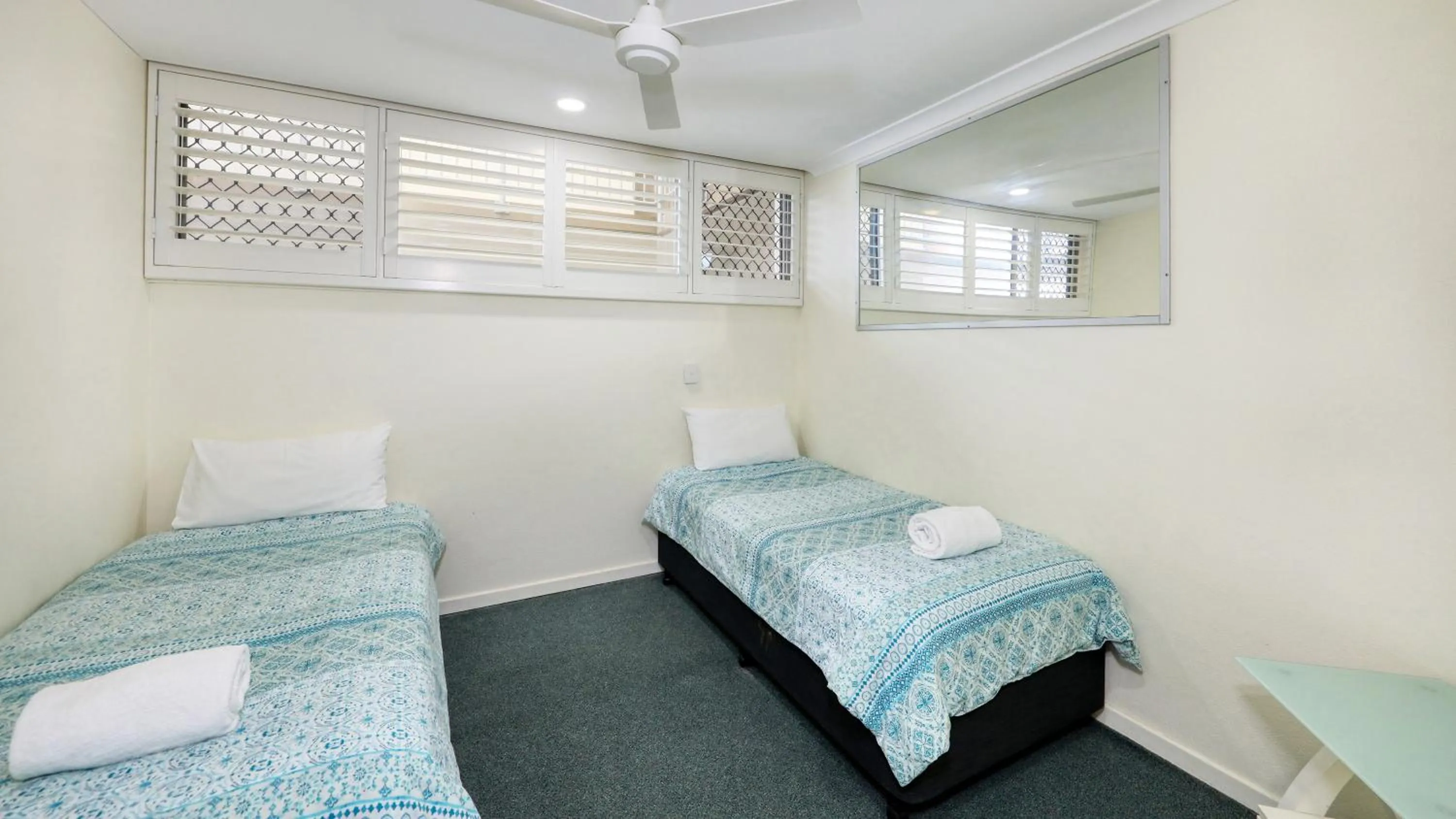 Bedroom, Bed in Merrima Court Holidays