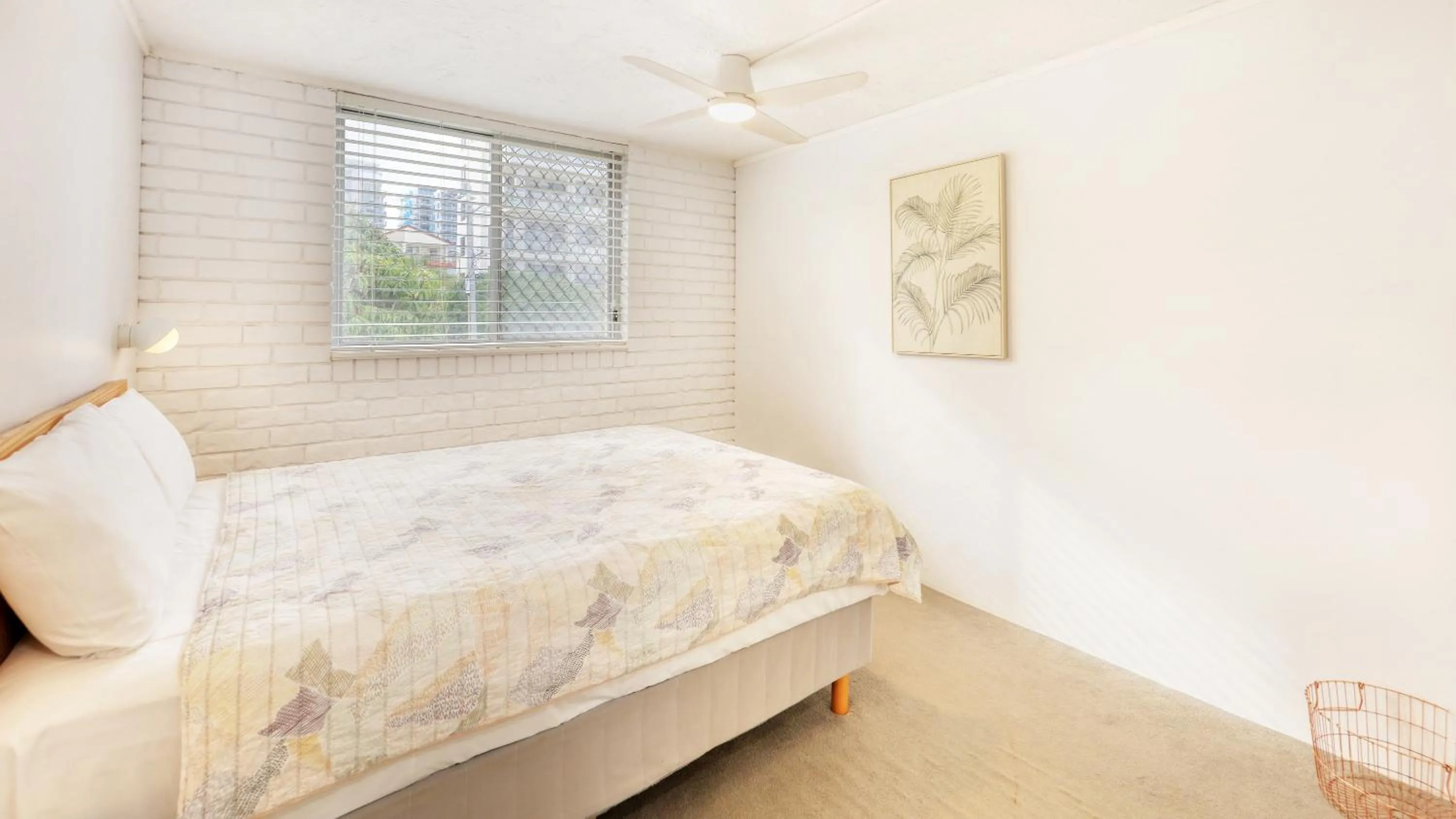 Bed in Merrima Court Holidays