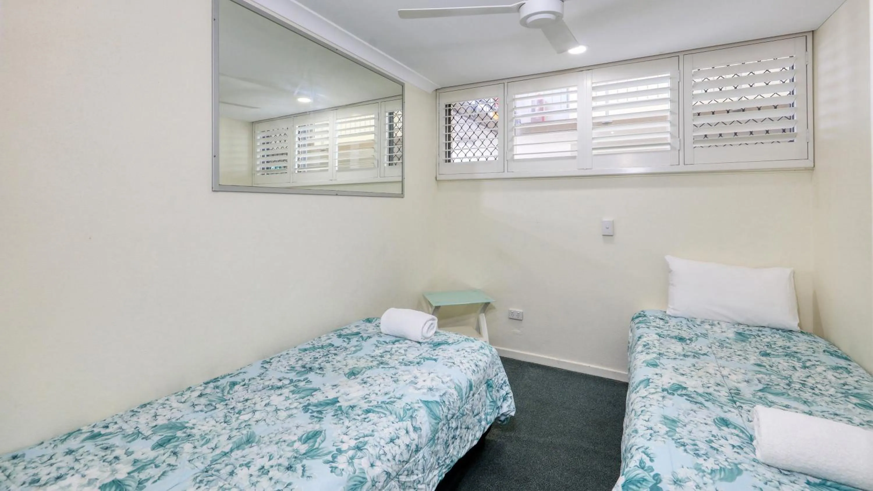 Bed in Merrima Court Holidays