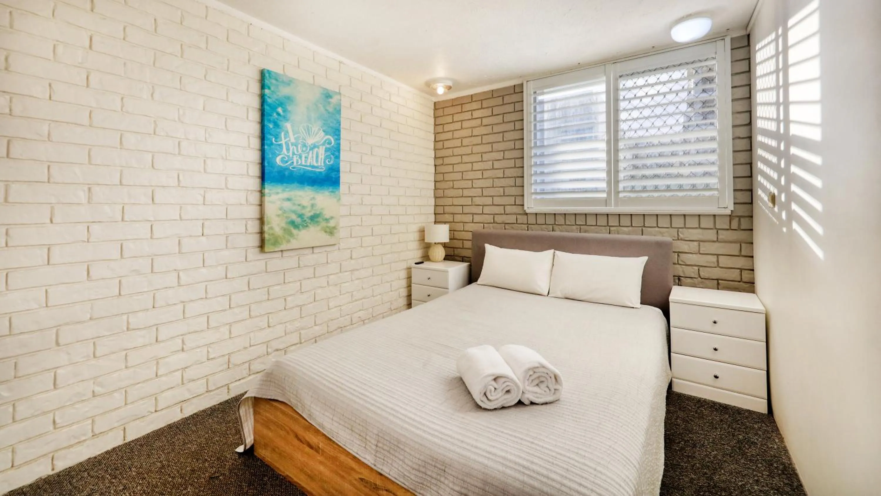 Bed in Merrima Court Holidays