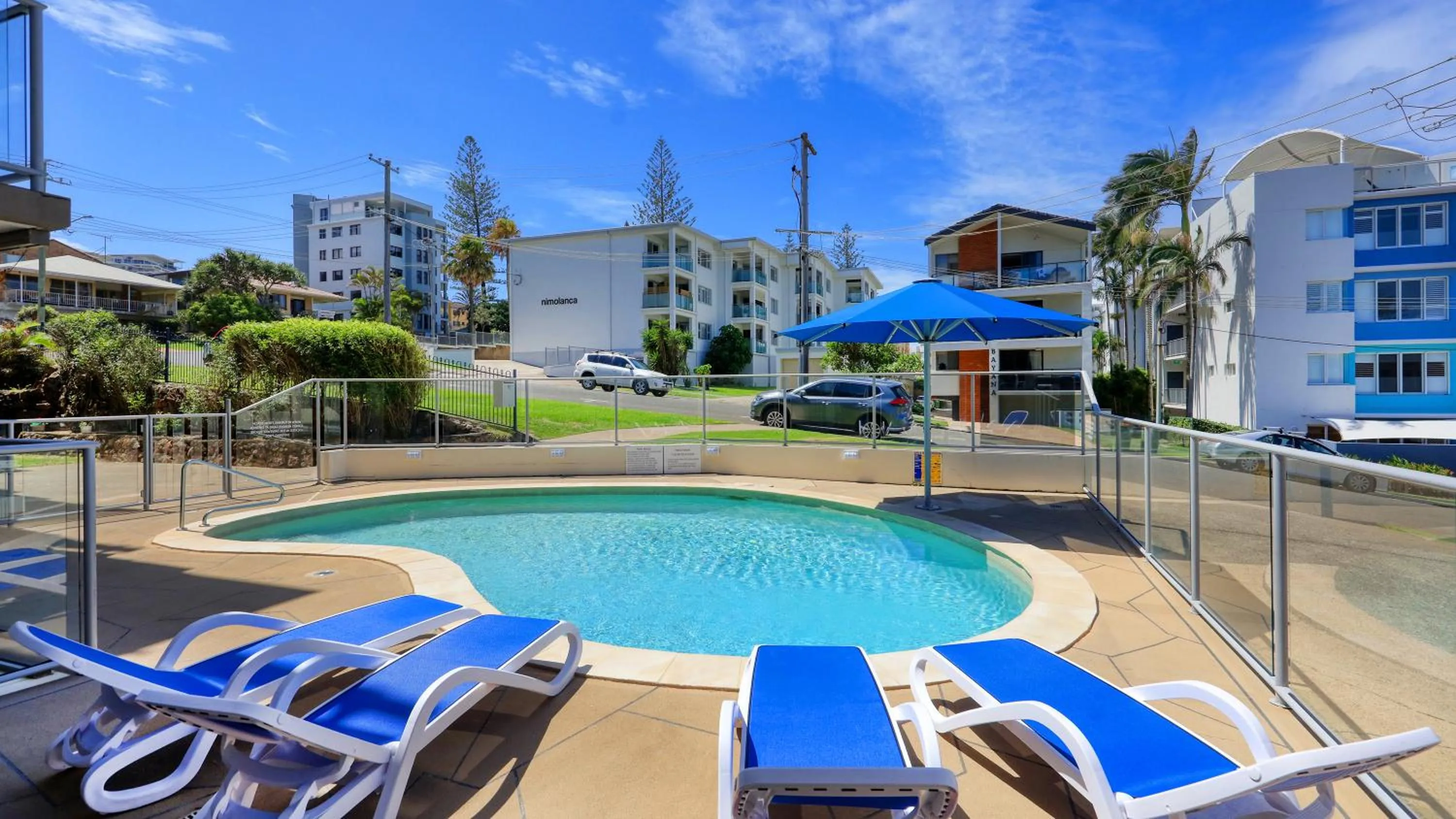 Swimming pool in Merrima Court Holidays