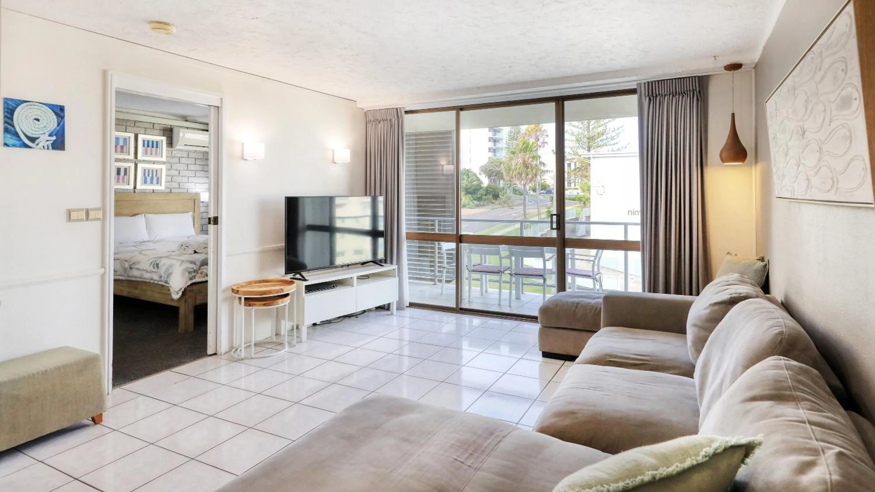 Seating area, Bed in Merrima Court Holidays