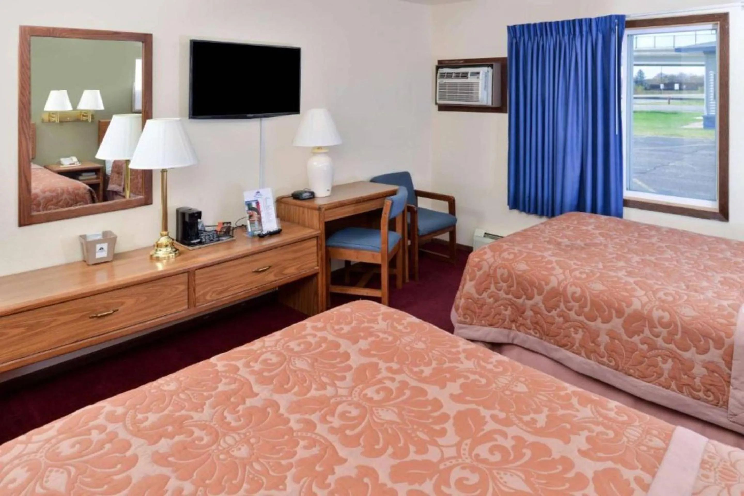 Bedroom, Bed in Love Hotels Staples by OYO at HWY 10 MN