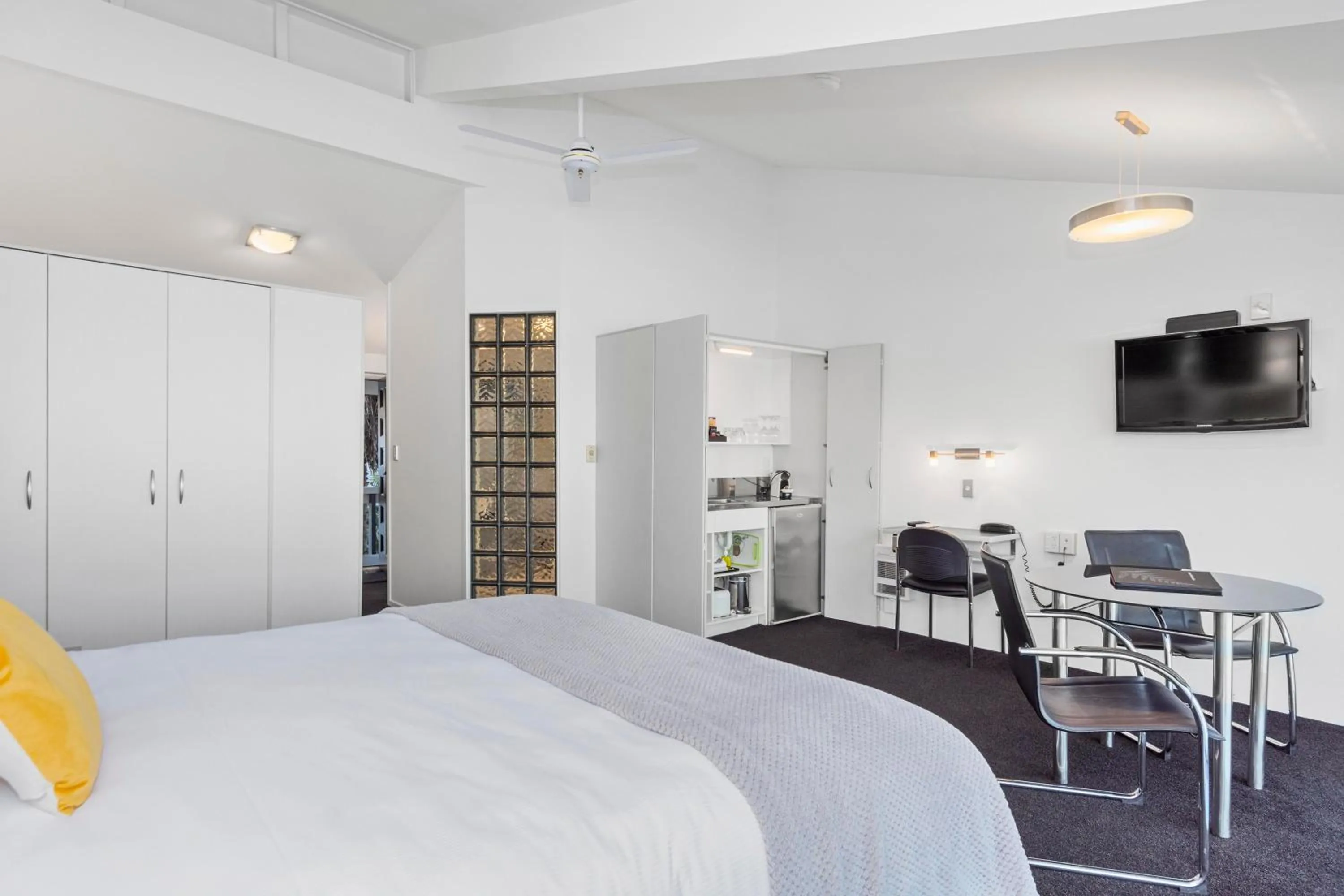 Bedroom, Bed in The Tauranga on the Waterfront