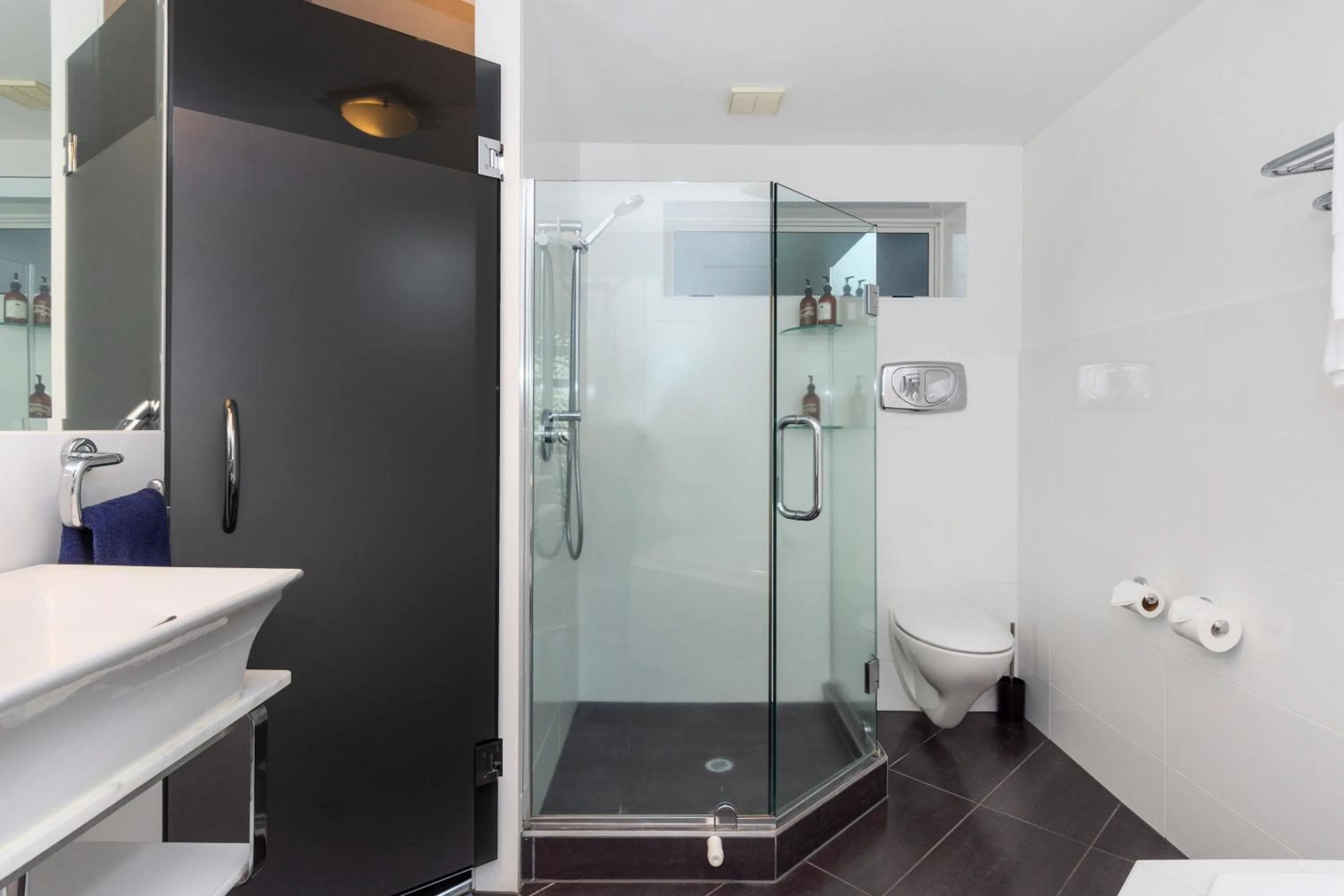 Bathroom in The Tauranga on the Waterfront