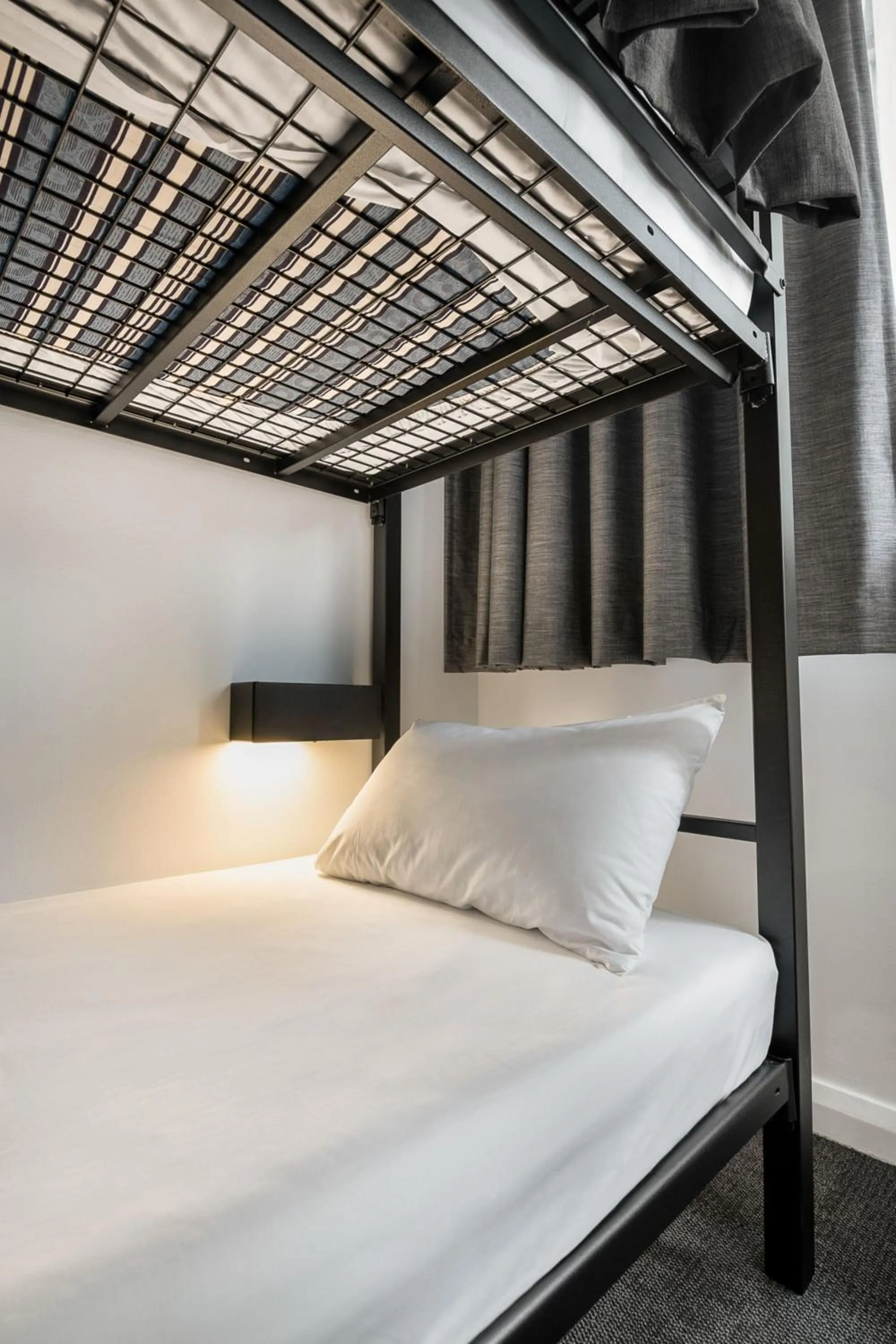 Bed in YHA Sydney Harbour