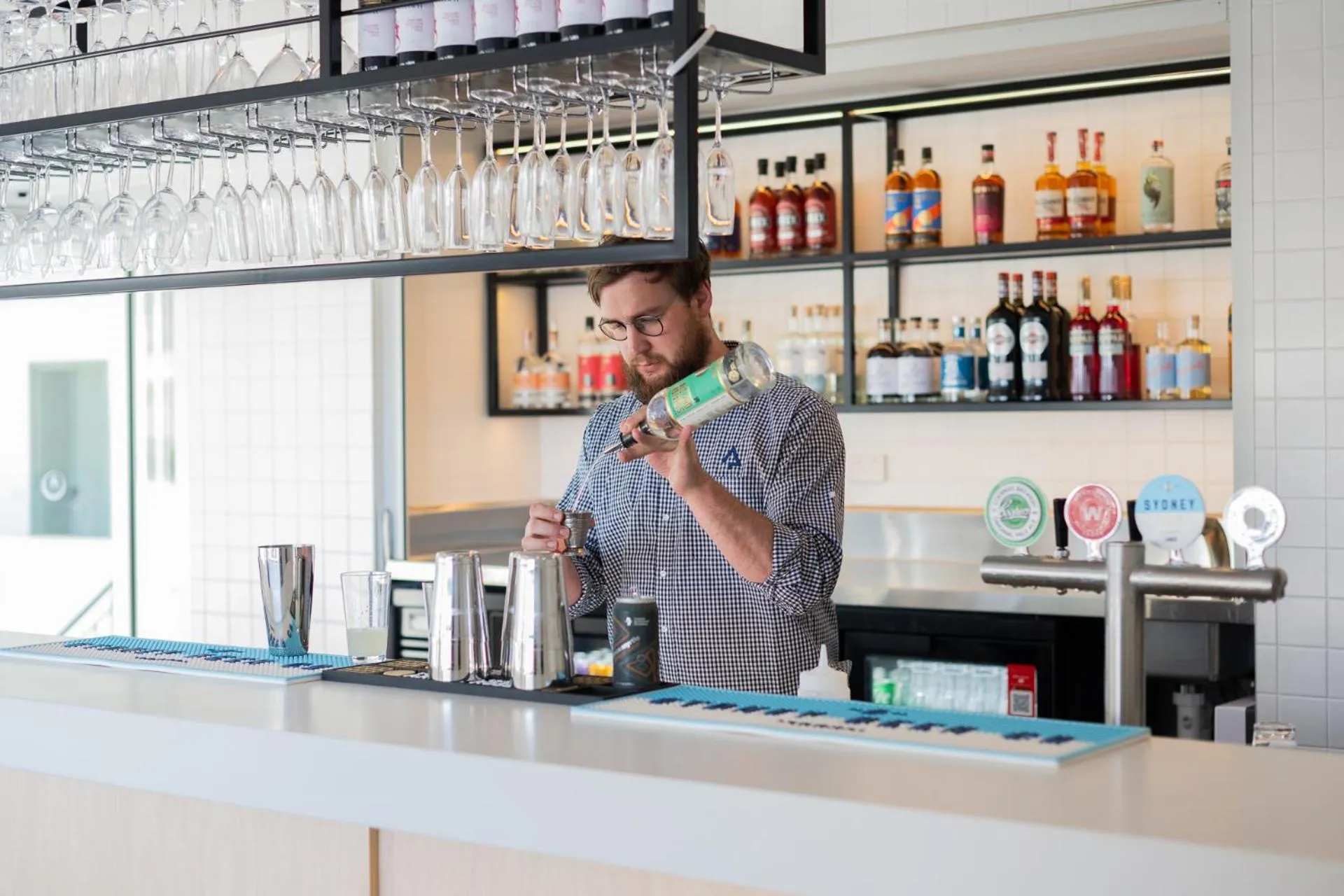 Lounge or bar in YHA Sydney Harbour