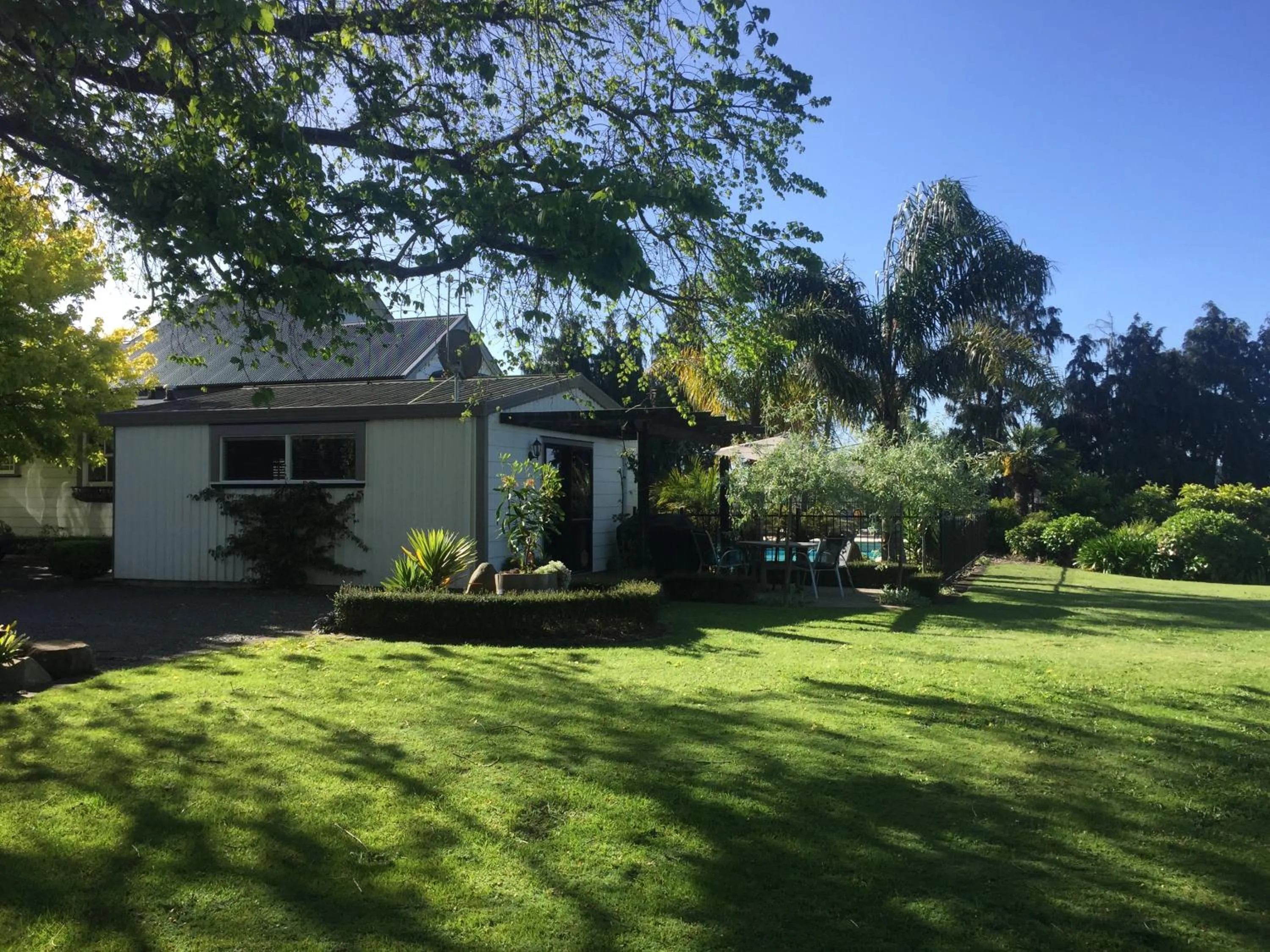 Garden in Cambridge Coach House
