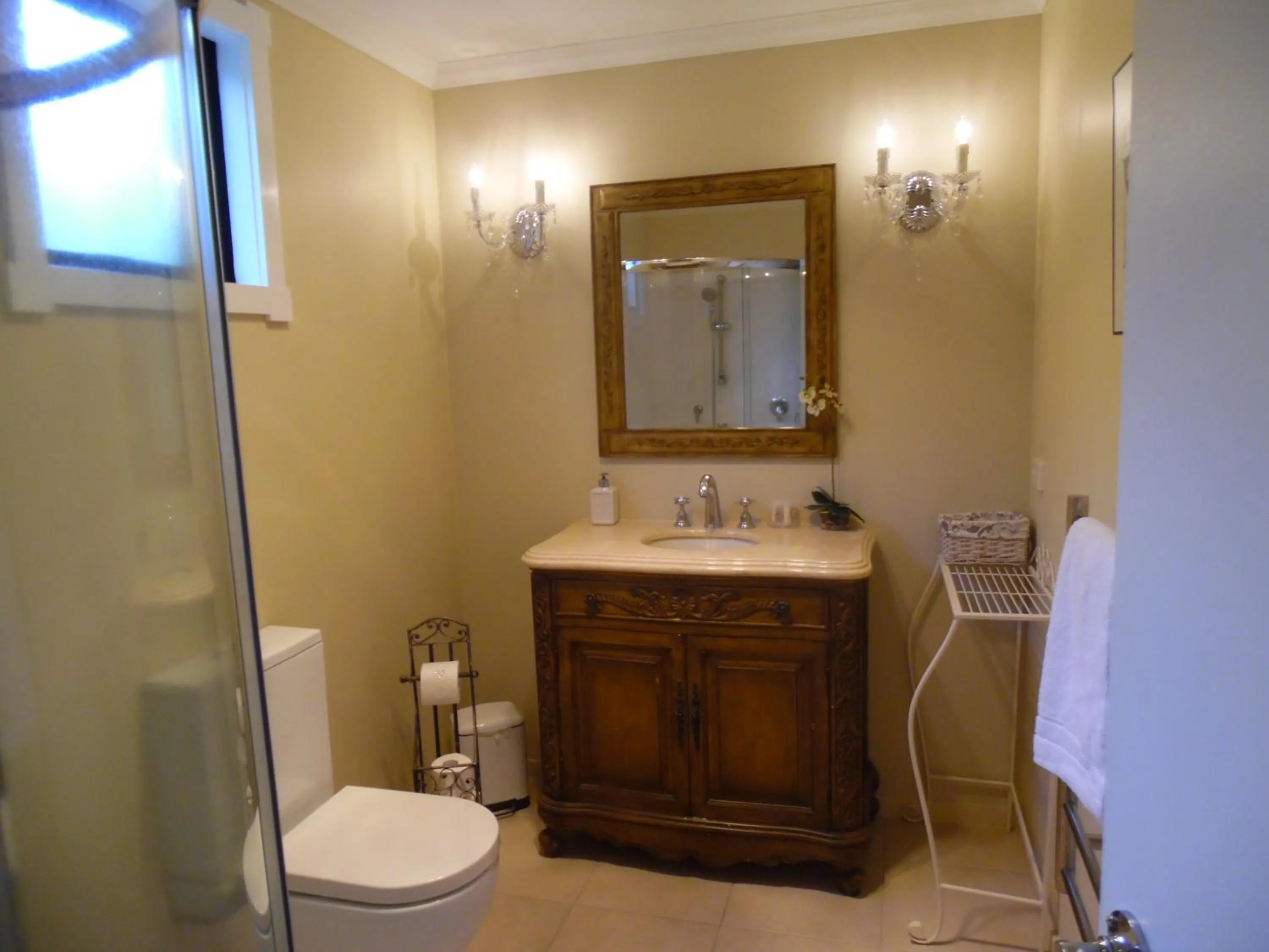 Bathroom in Cambridge Coach House