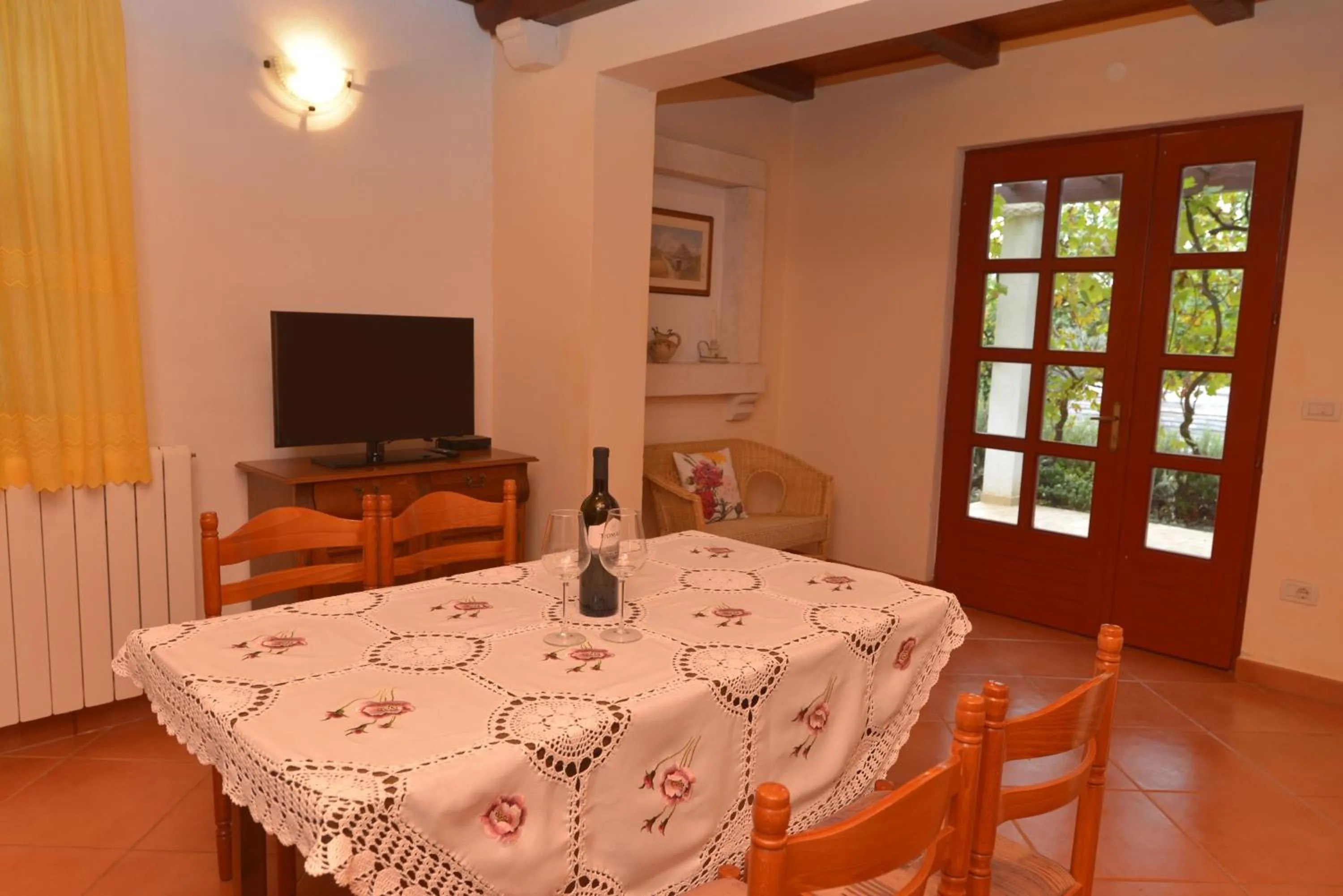 TV and multimedia in Apartments Ivan & Tina