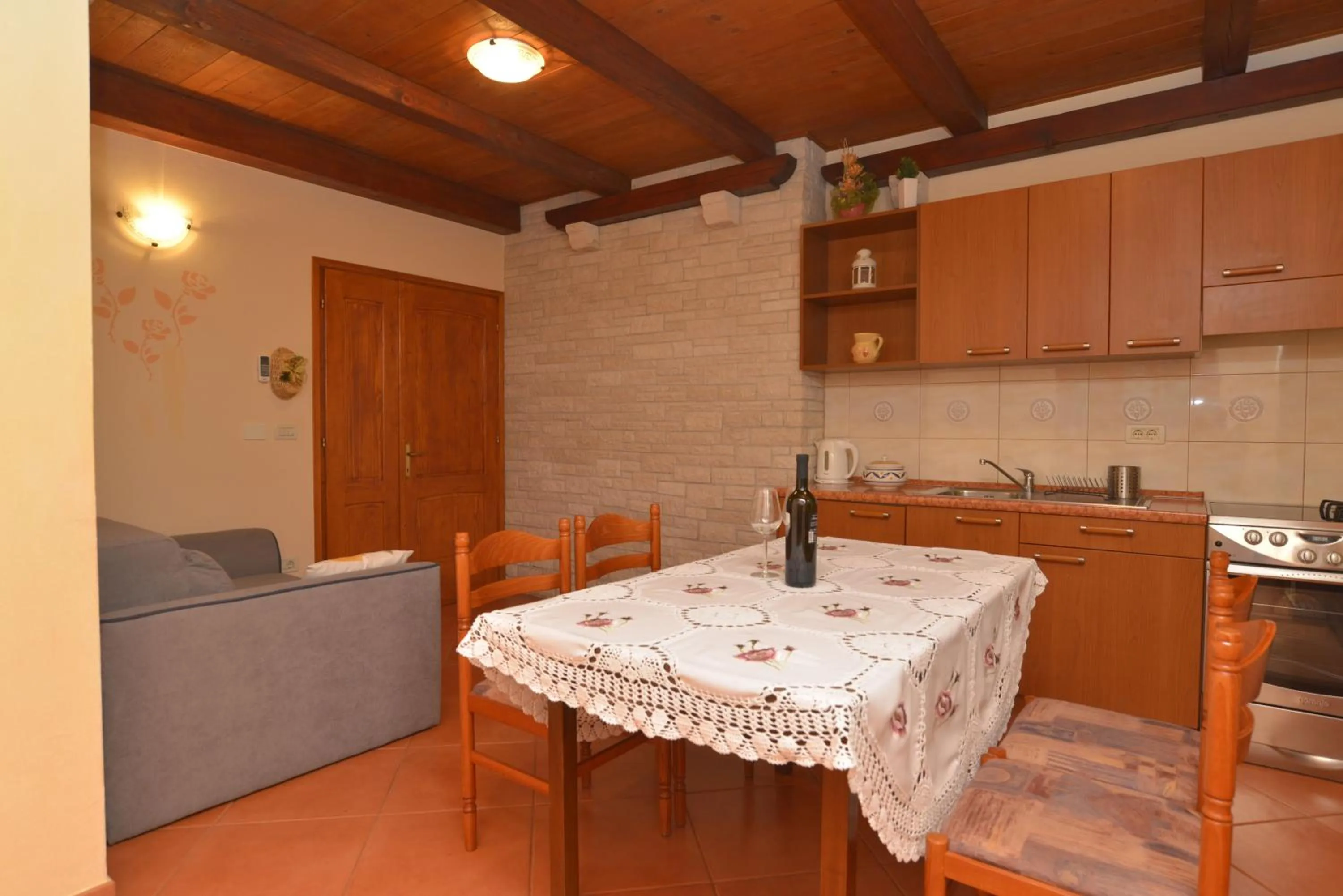 Dining area in Apartments Ivan & Tina