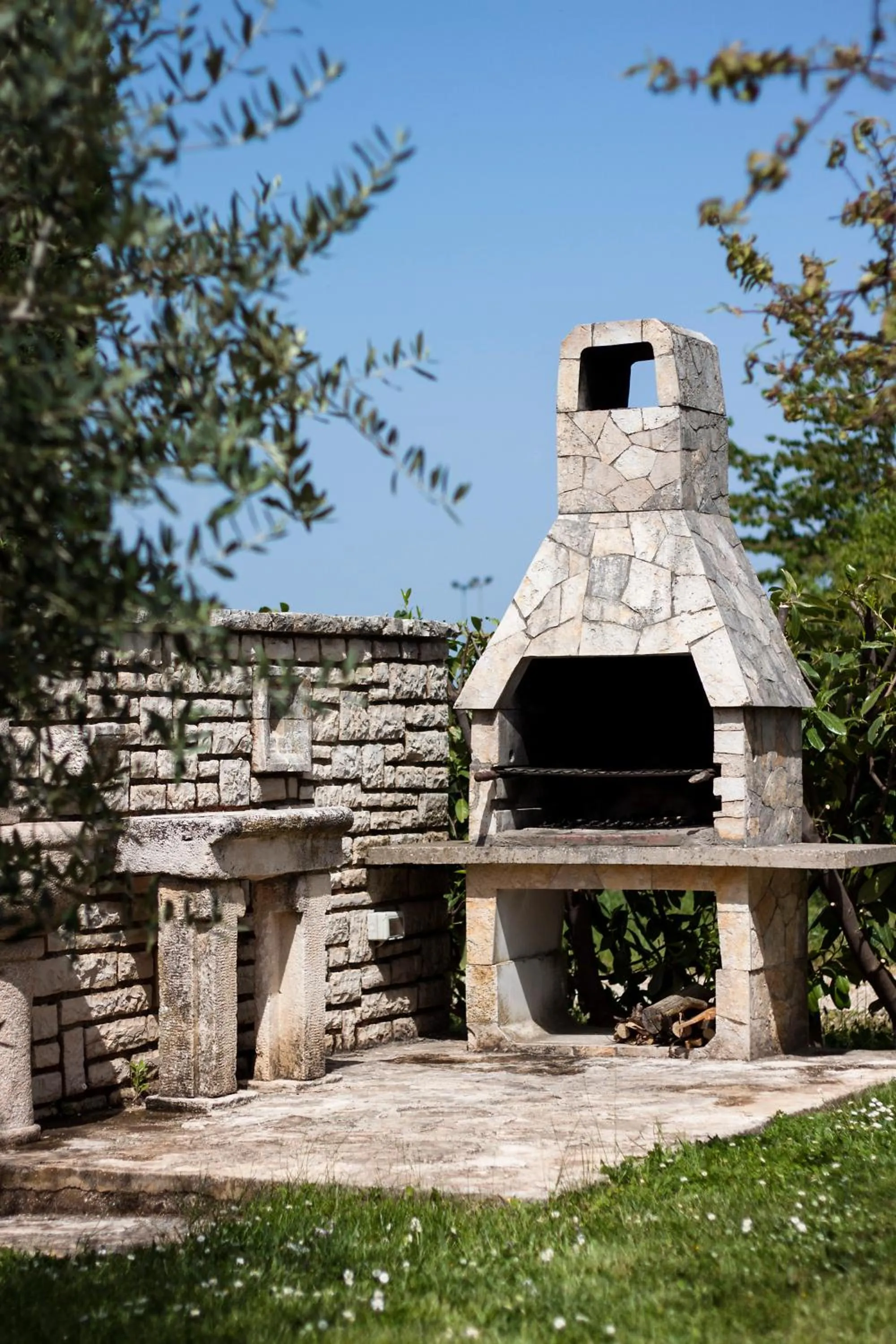 BBQ facilities in Apartments Ivan & Tina