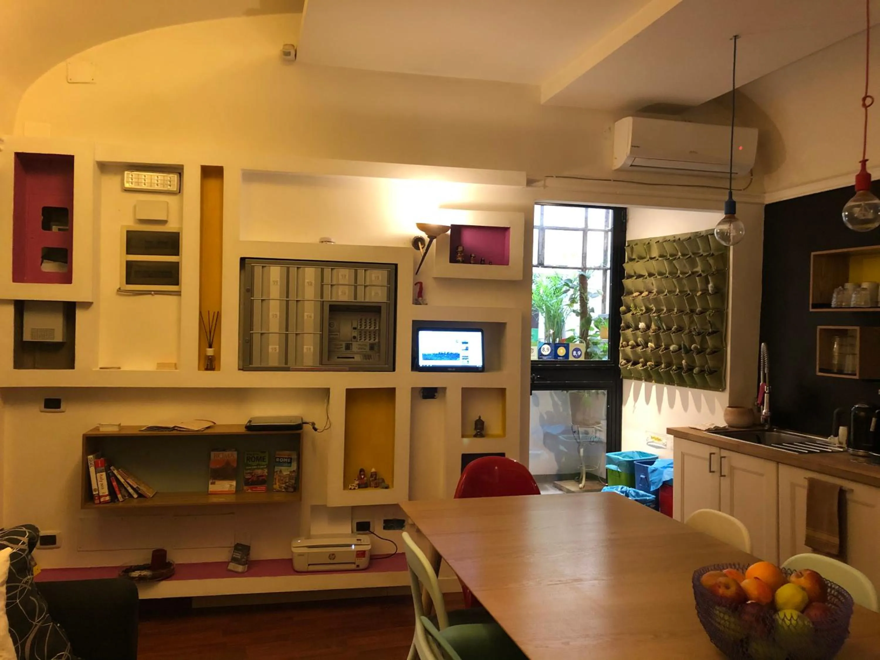 Restaurant/places to eat in DAB Guest House