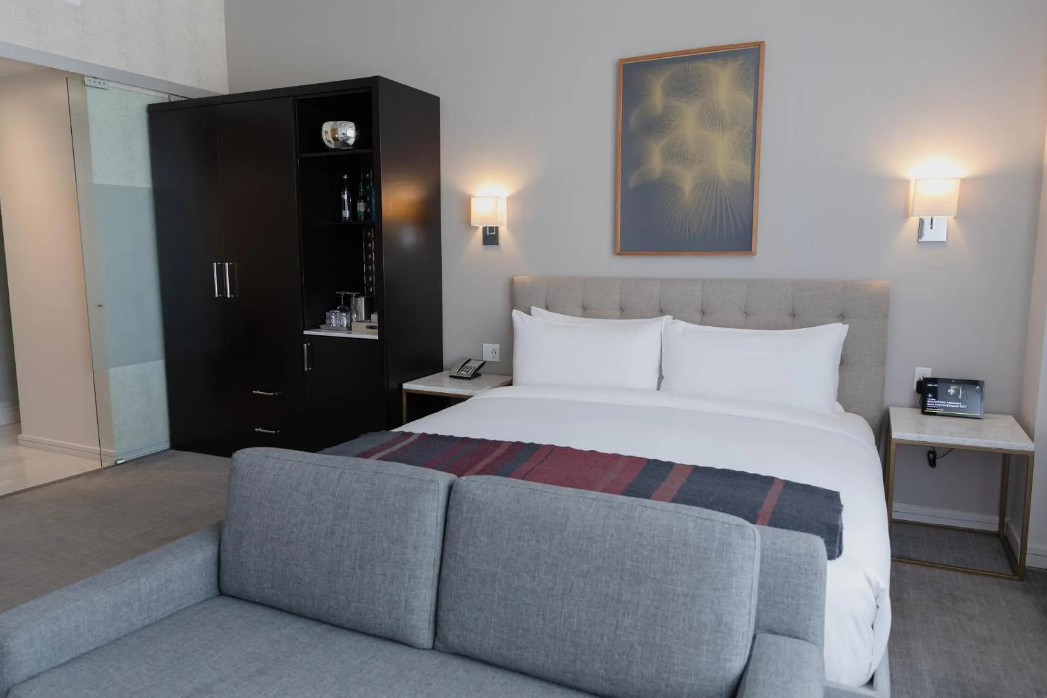 Photo of the whole room, Bed in Stanton House El Paso