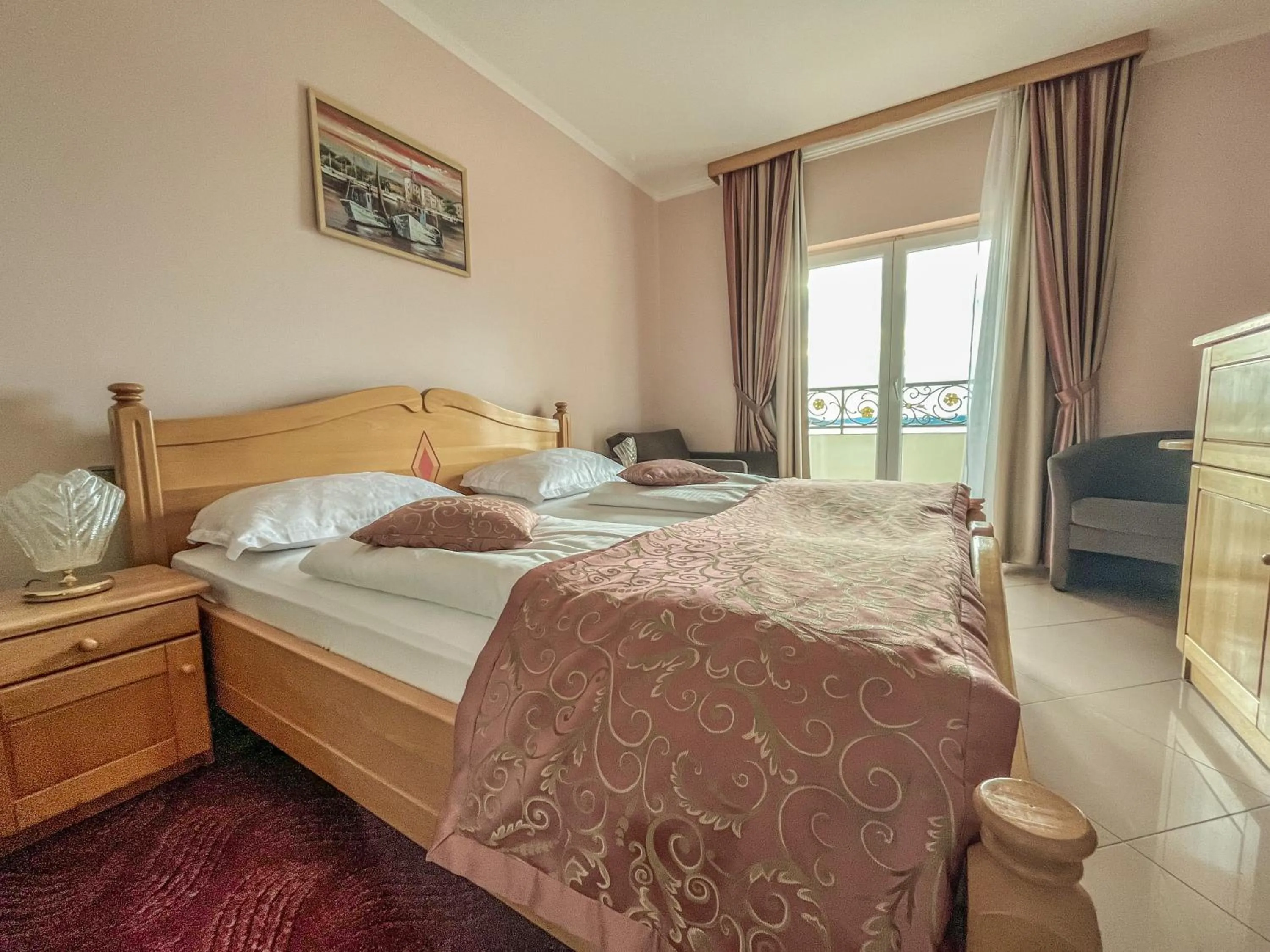 Bed in Hotel Miramare