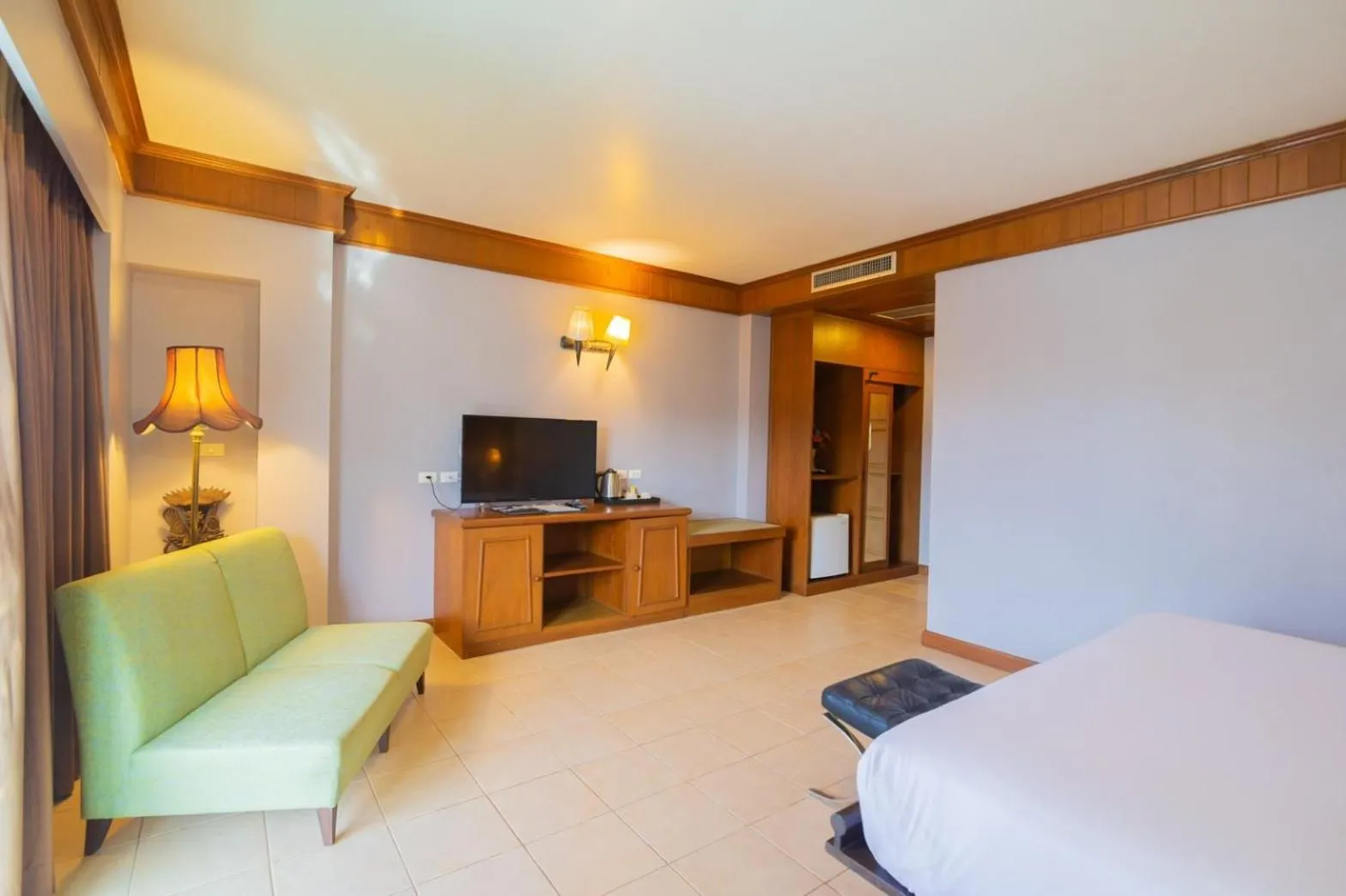 Photo of the whole room, Bed in C & N Hotel Patong, Phuket