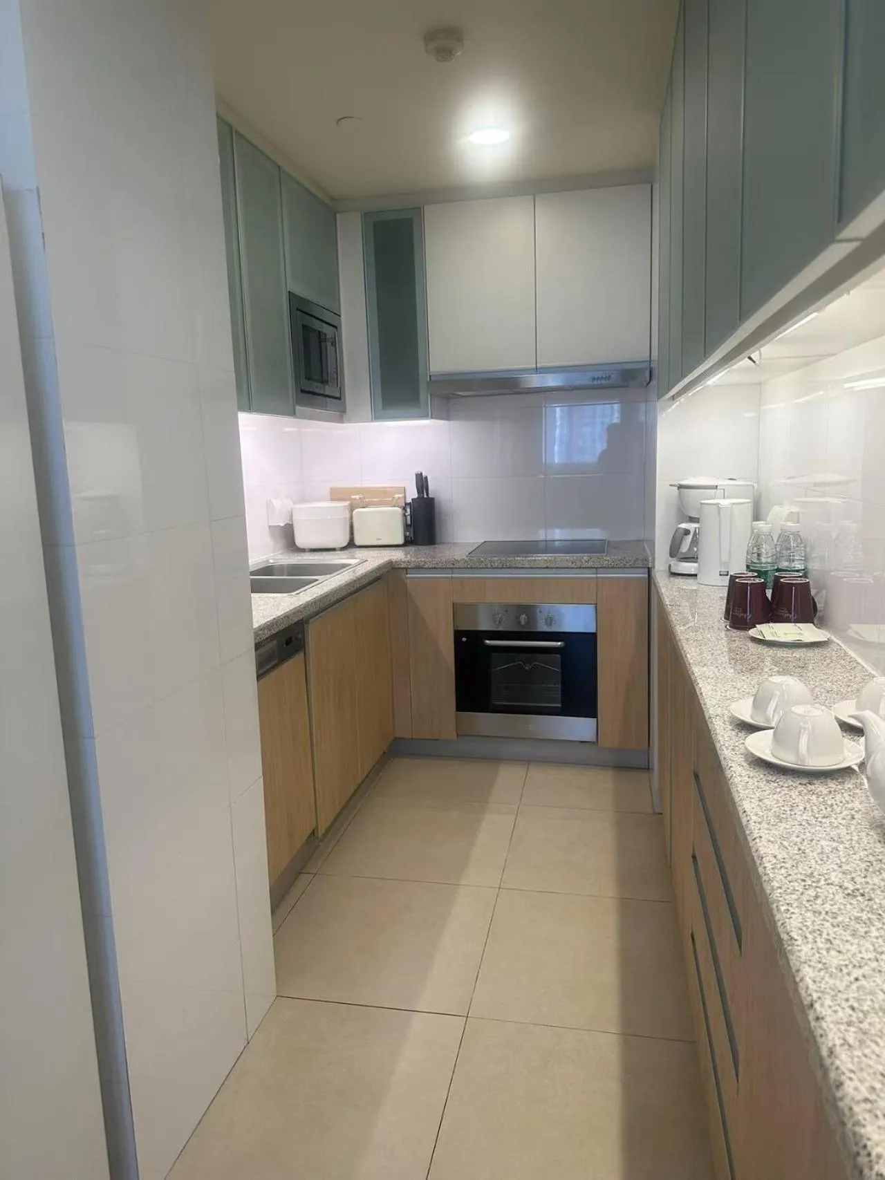 Coffee/tea facilities in Oakwood Residence Shanghai