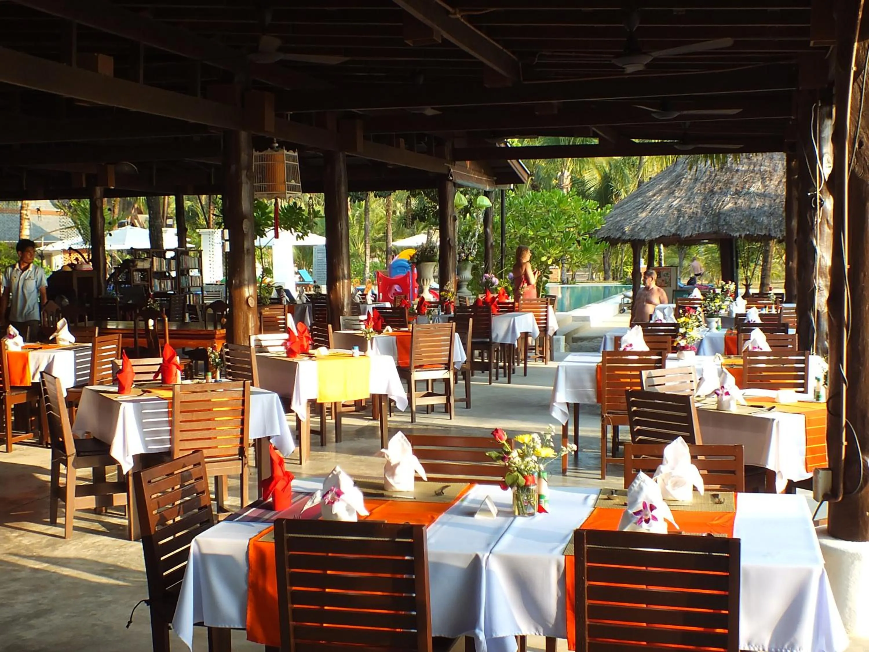 Restaurant/places to eat in C&N Kho Khao Beach Resort - SHA Plus