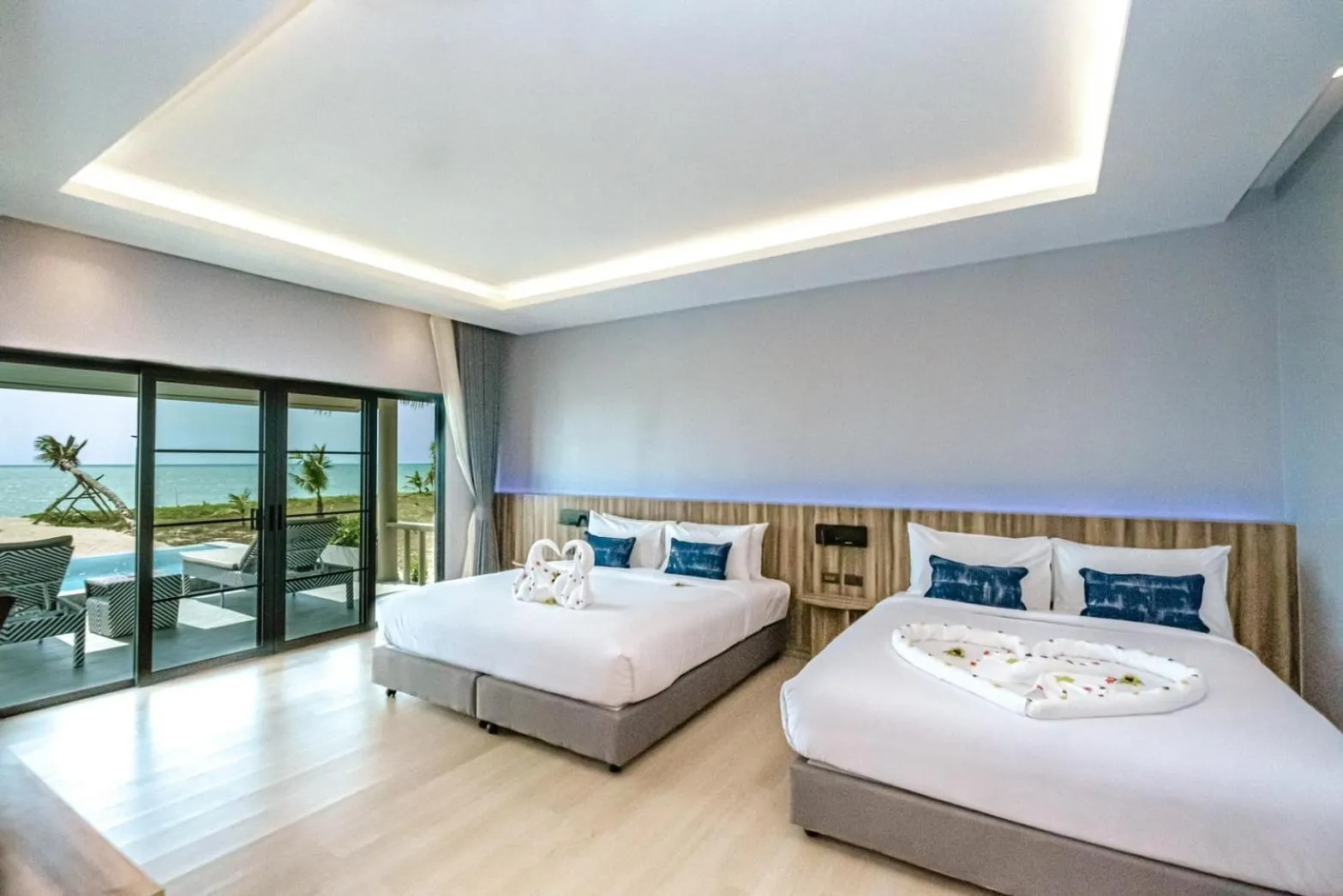 Bed in C&N Kho Khao Beach Resort - SHA Plus