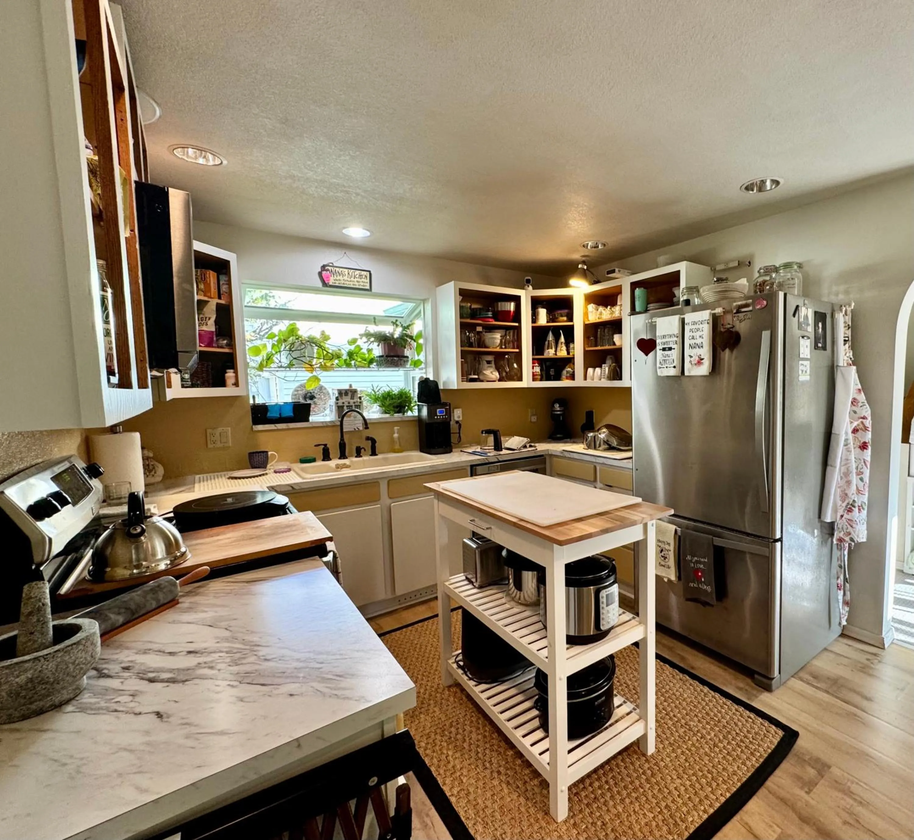 kitchen in Leah's Homestay in Hoquiam