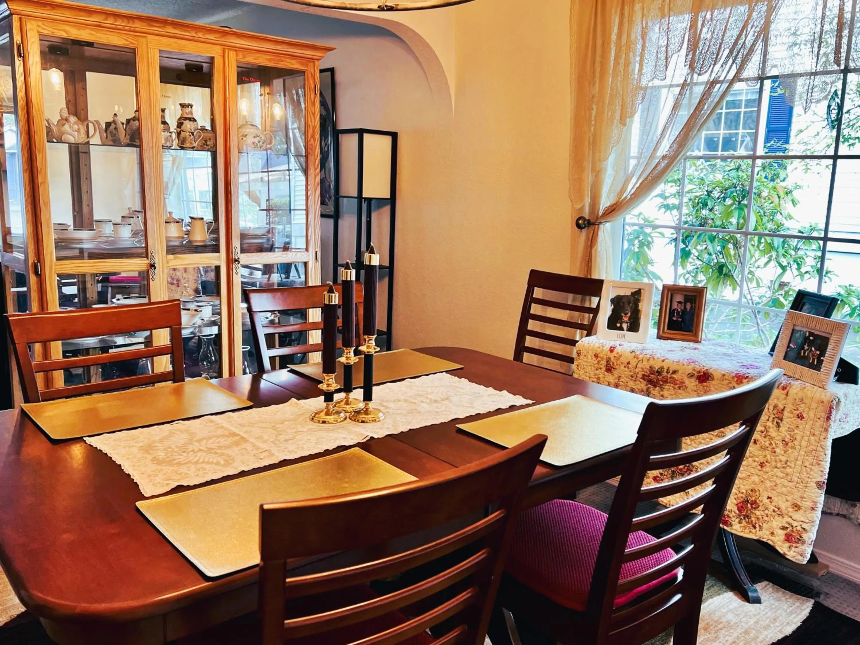 Decorative detail in Leah's Homestay in Hoquiam