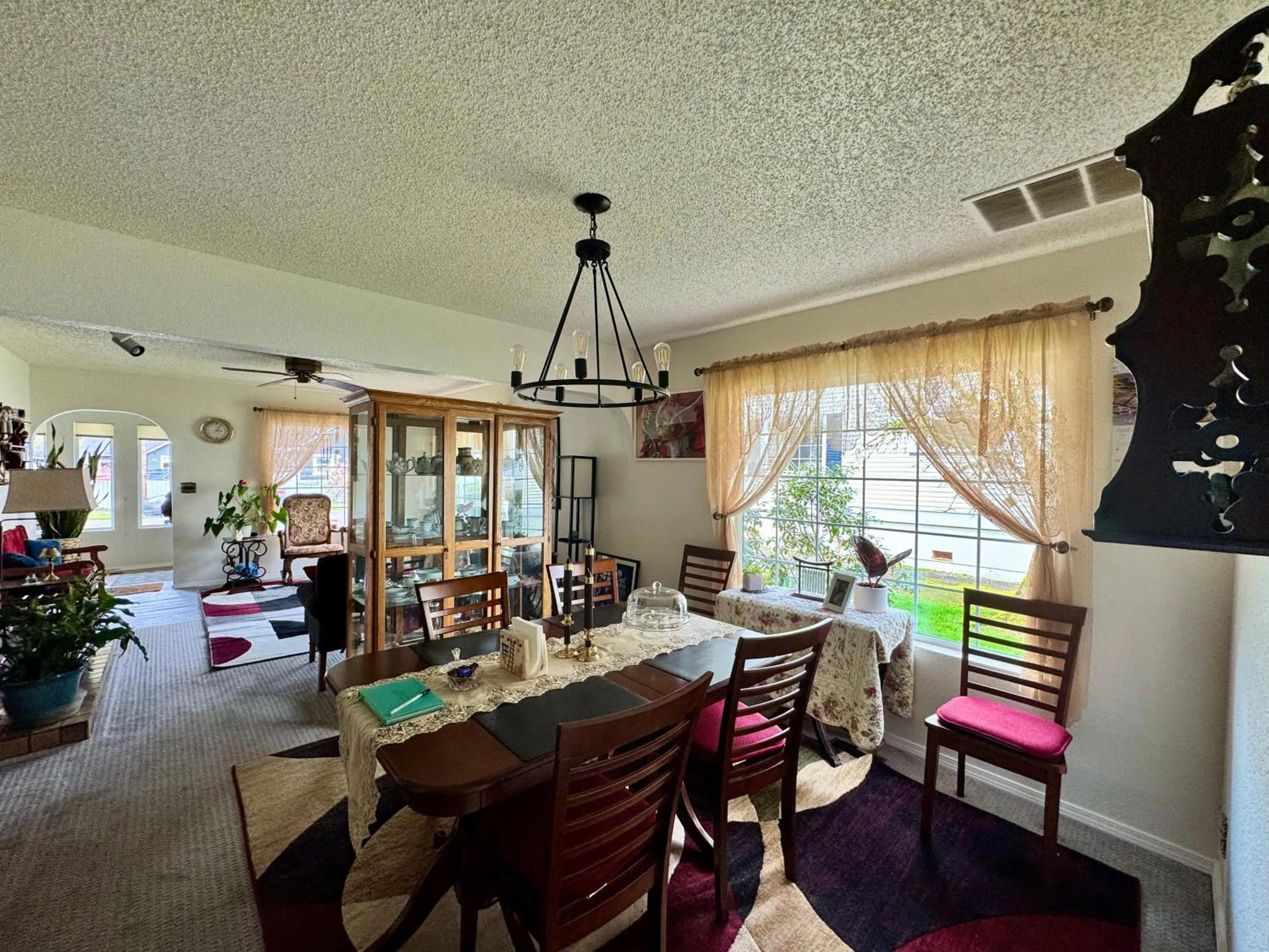 Dining area in Leah's Homestay in Hoquiam