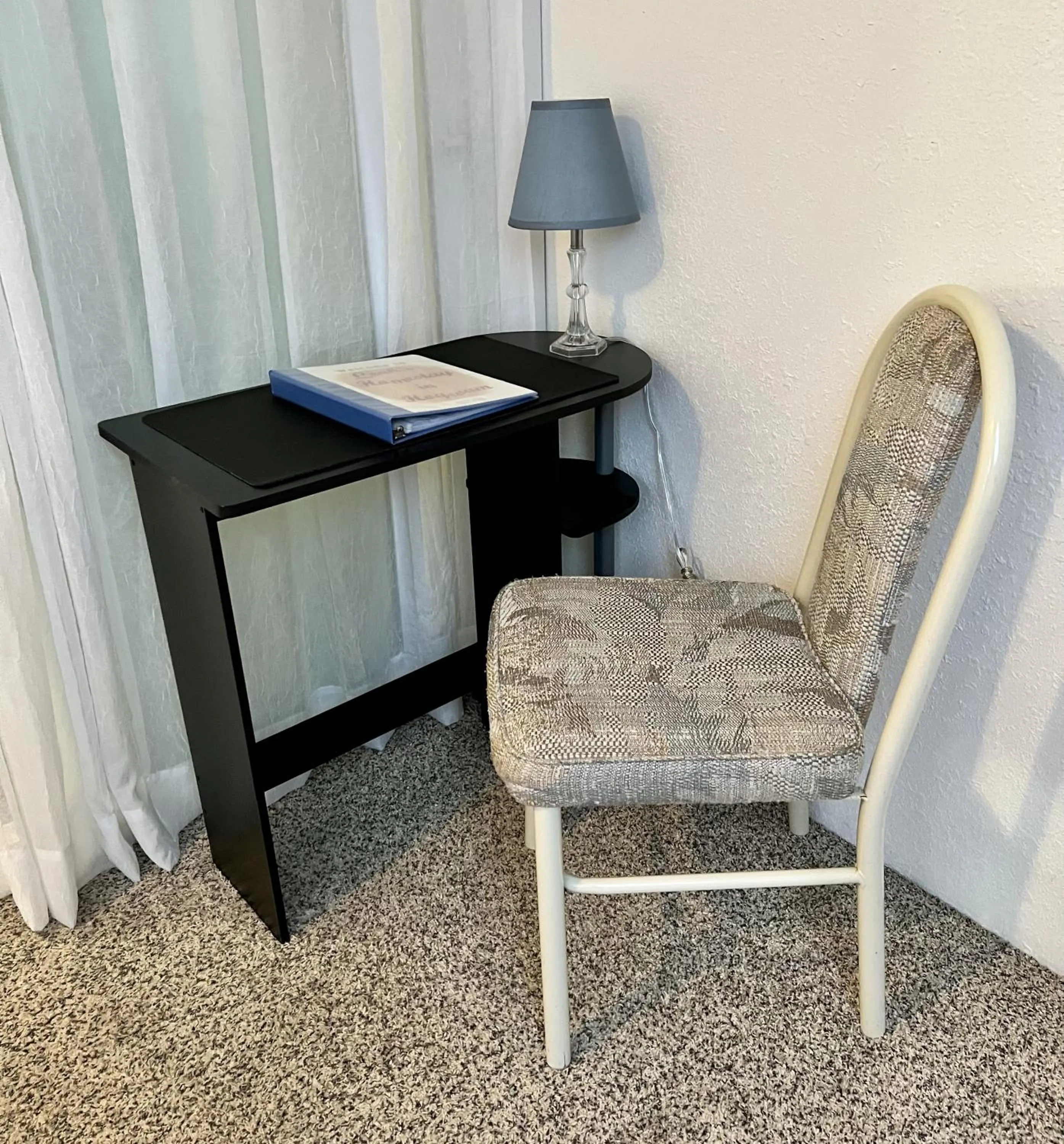 hair dresser in Leah's Homestay in Hoquiam