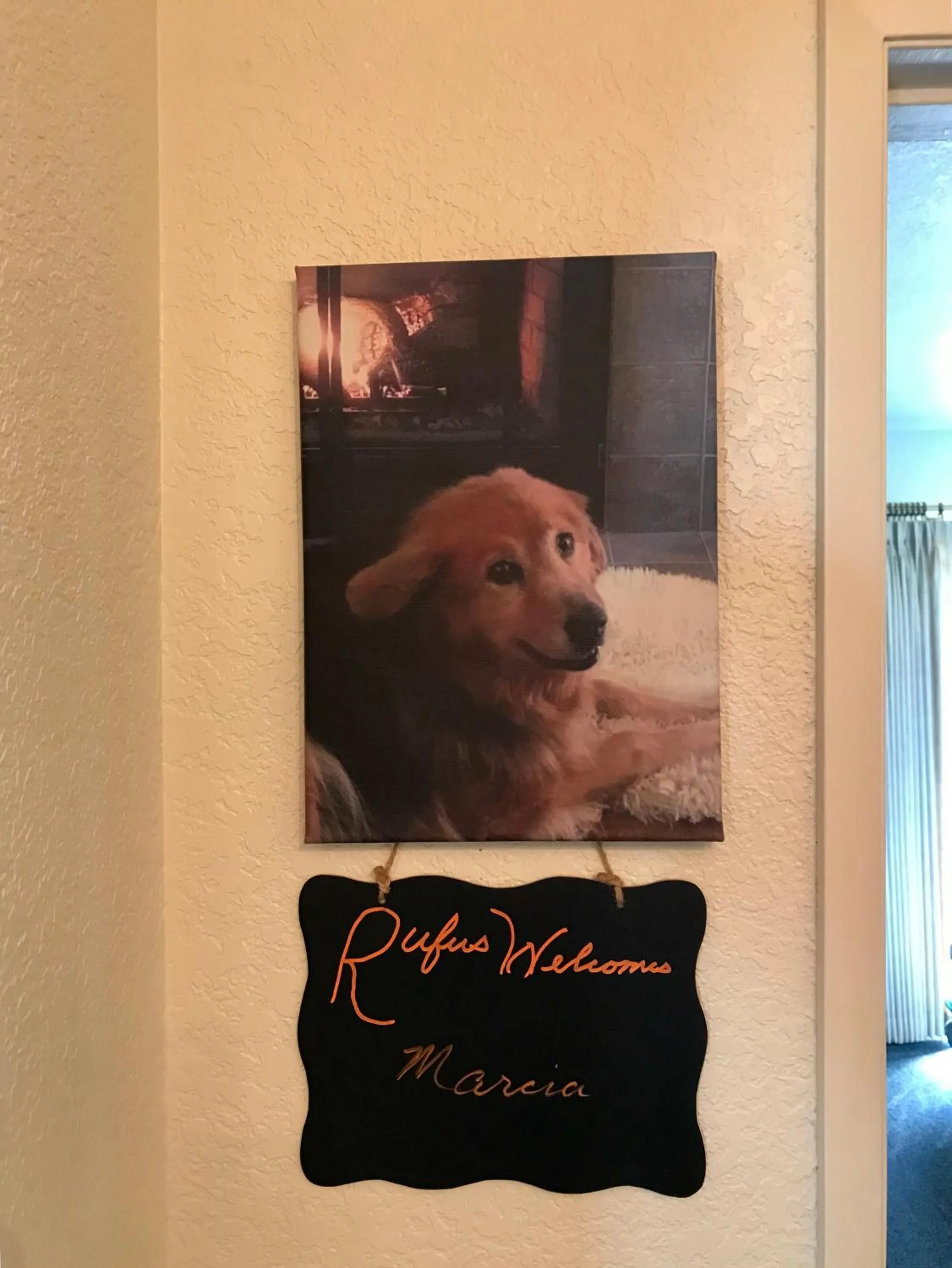 Logo/Certificate/Sign in Leah's Homestay in Hoquiam