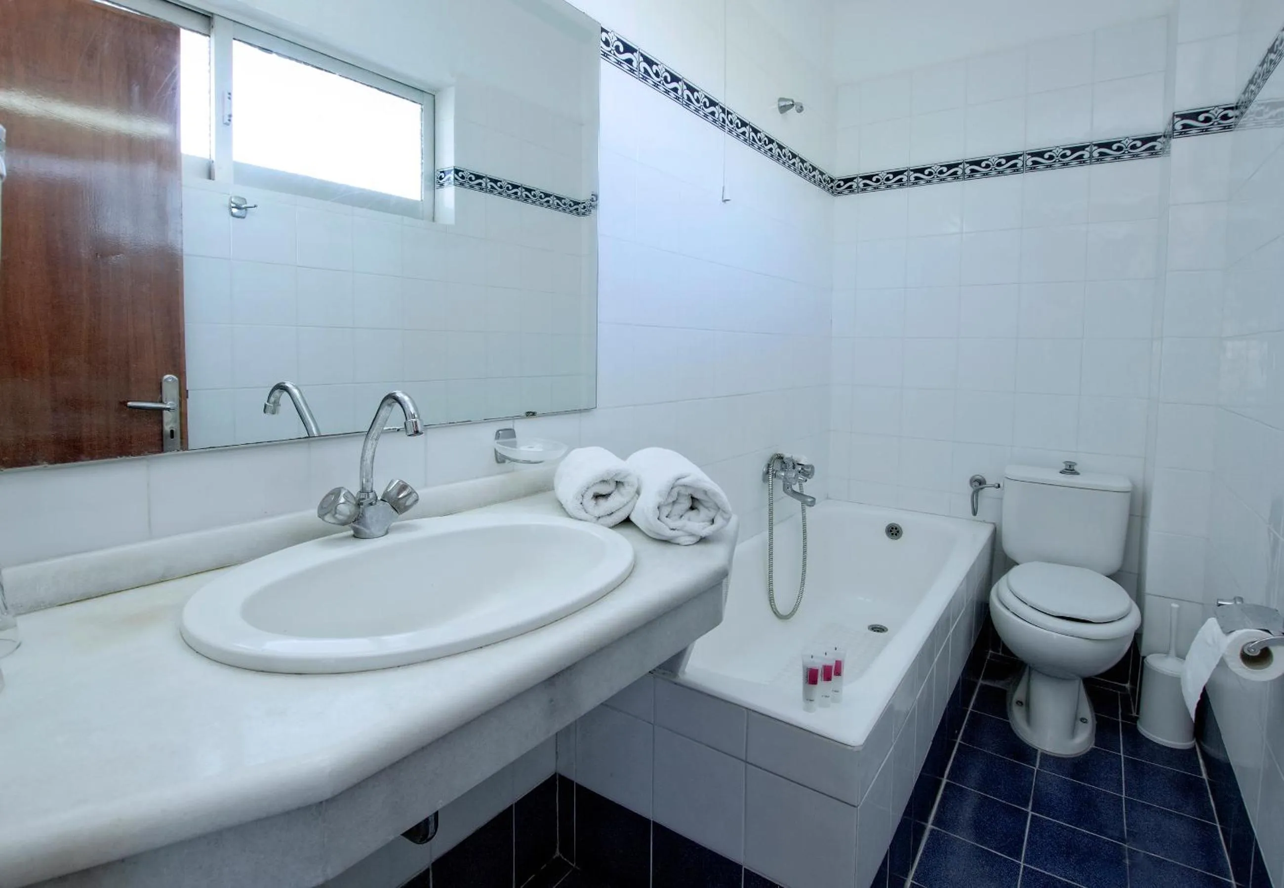 Toilet in Lito Hotel