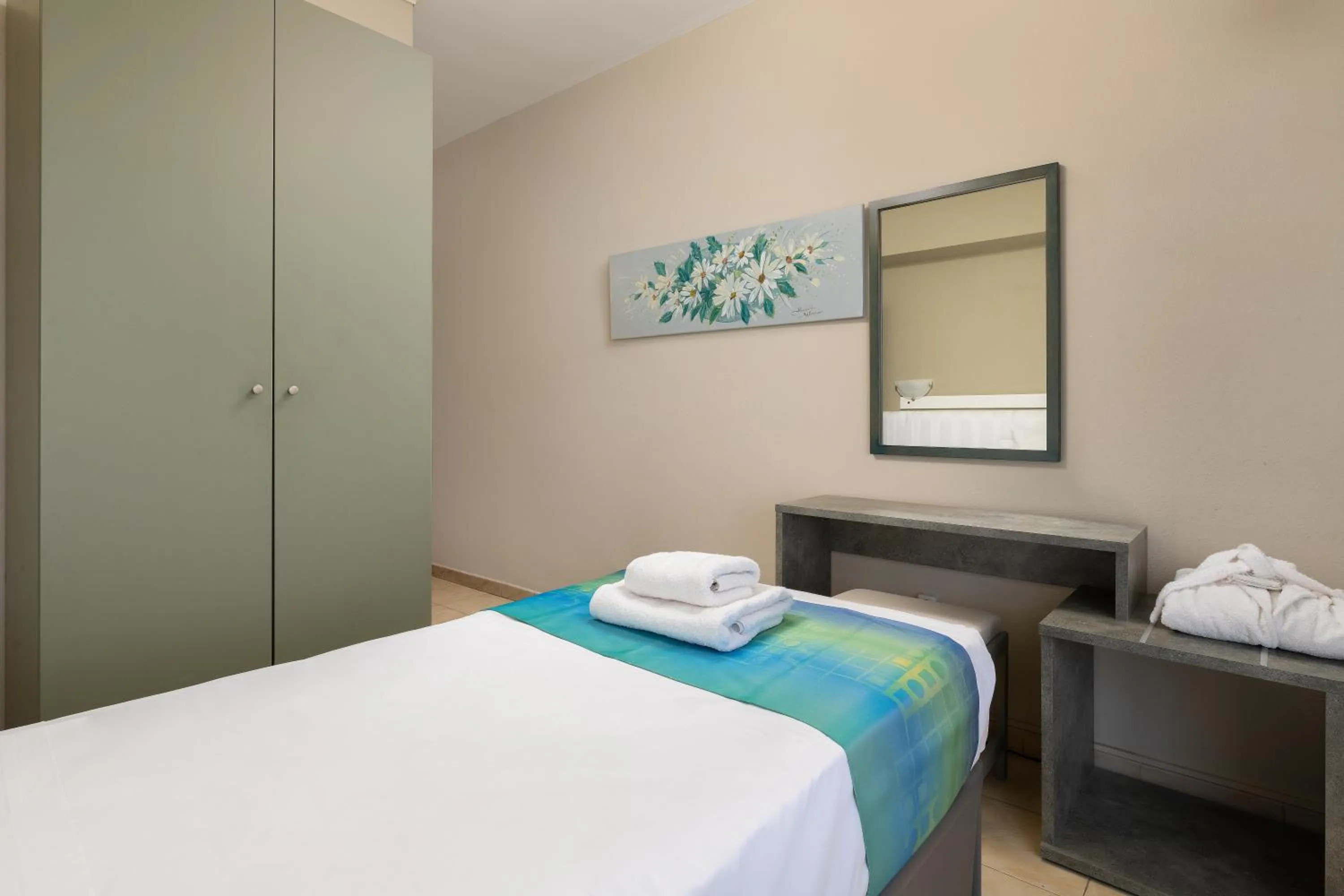 Photo of the whole room, Bed in Lito Hotel