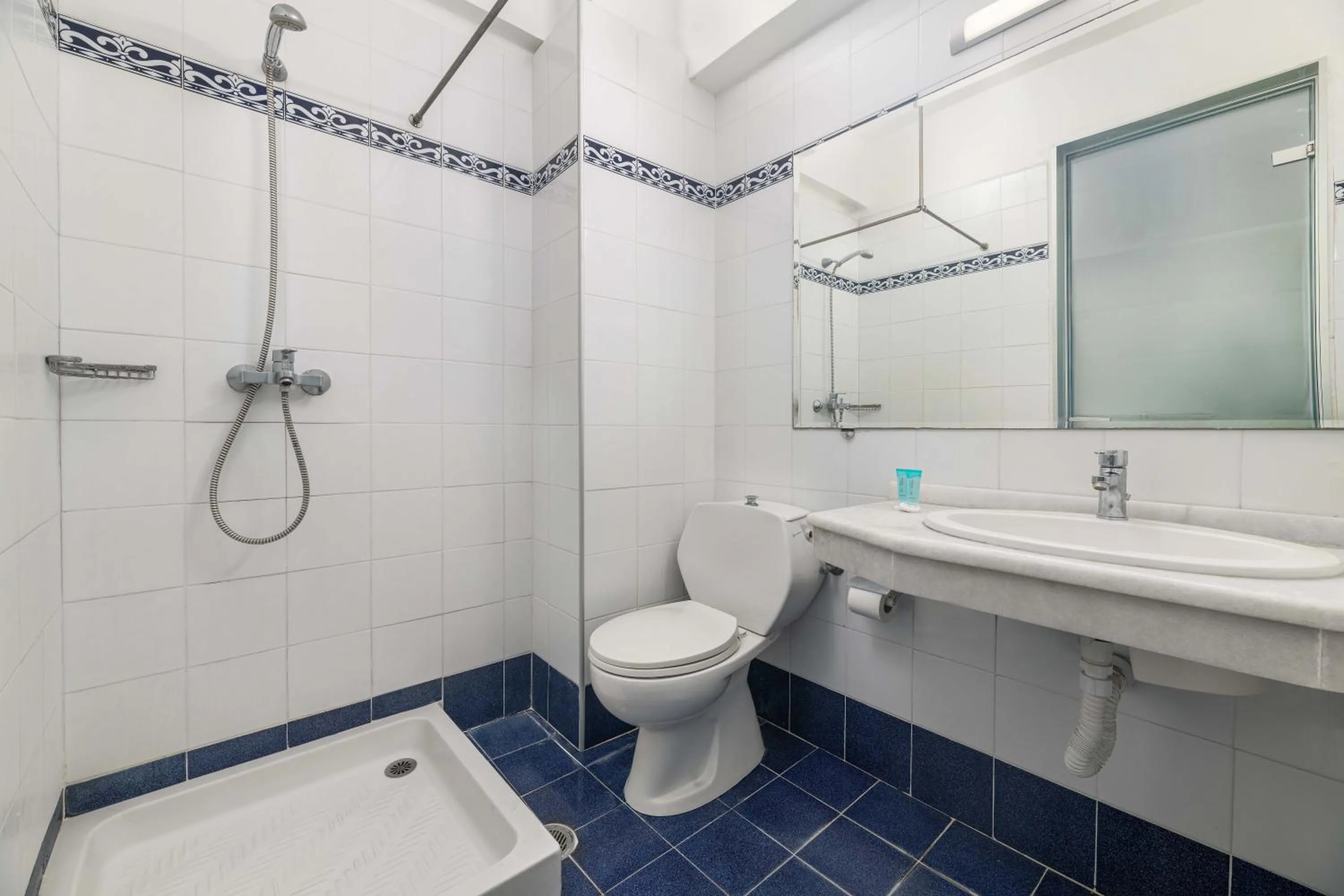 Shower in Lito Hotel