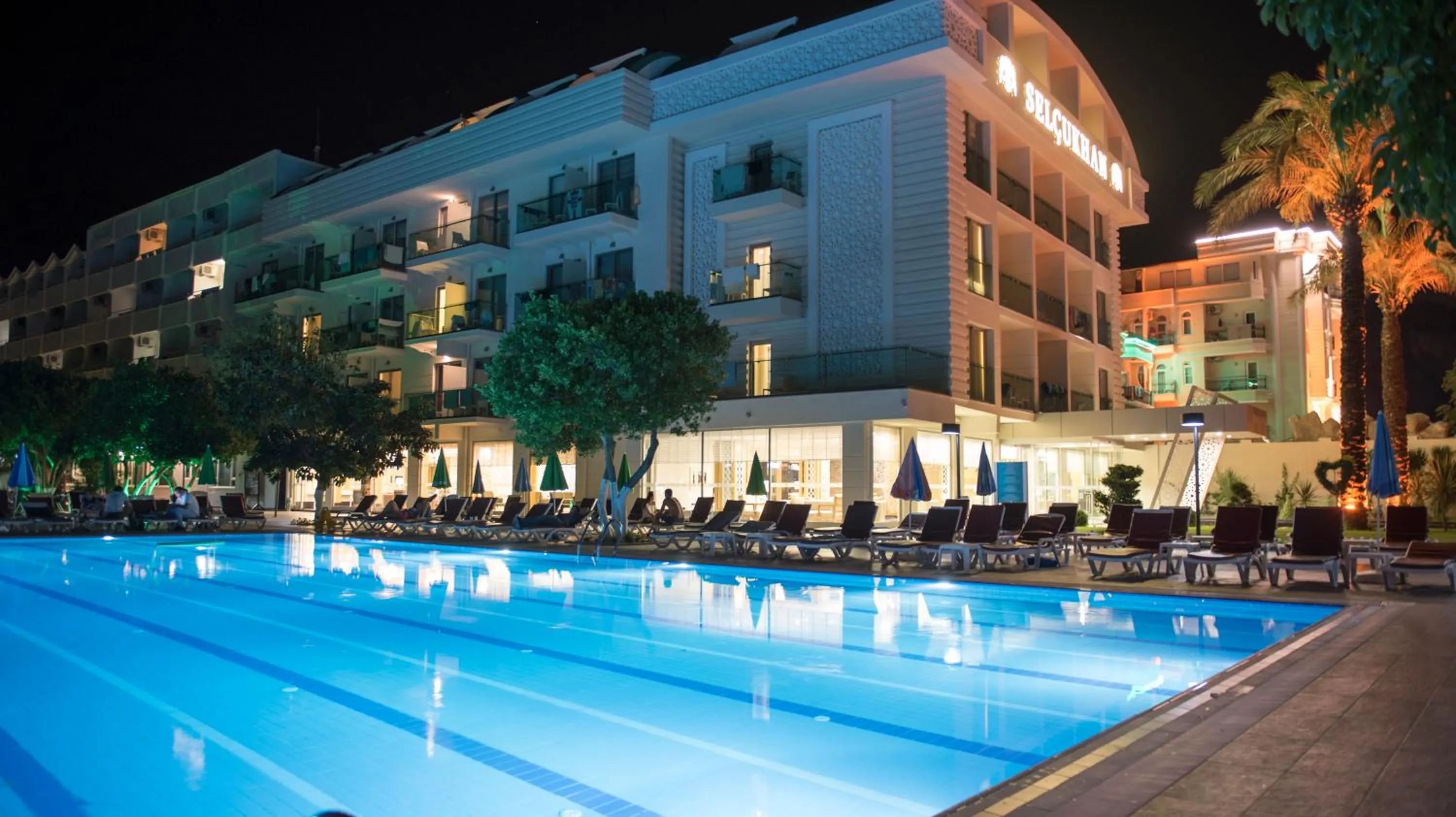 Swimming pool in Selcukhan Hotel