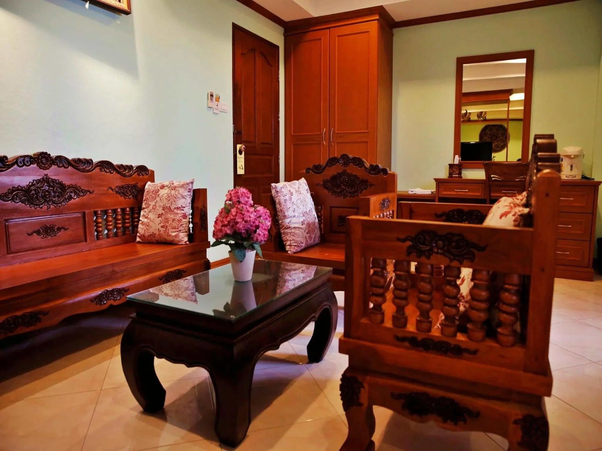 Decorative detail in Baan SS Karon