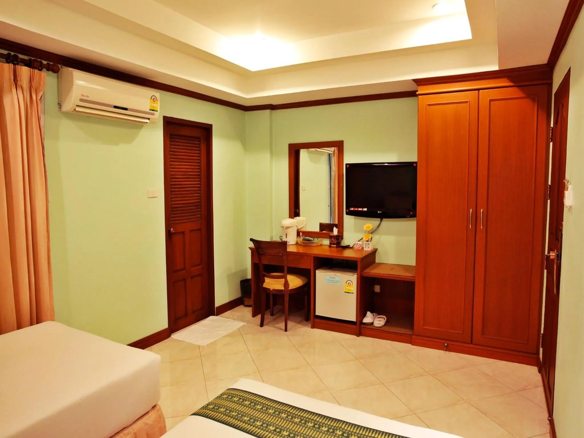 Property building, Bed in Baan SS Karon