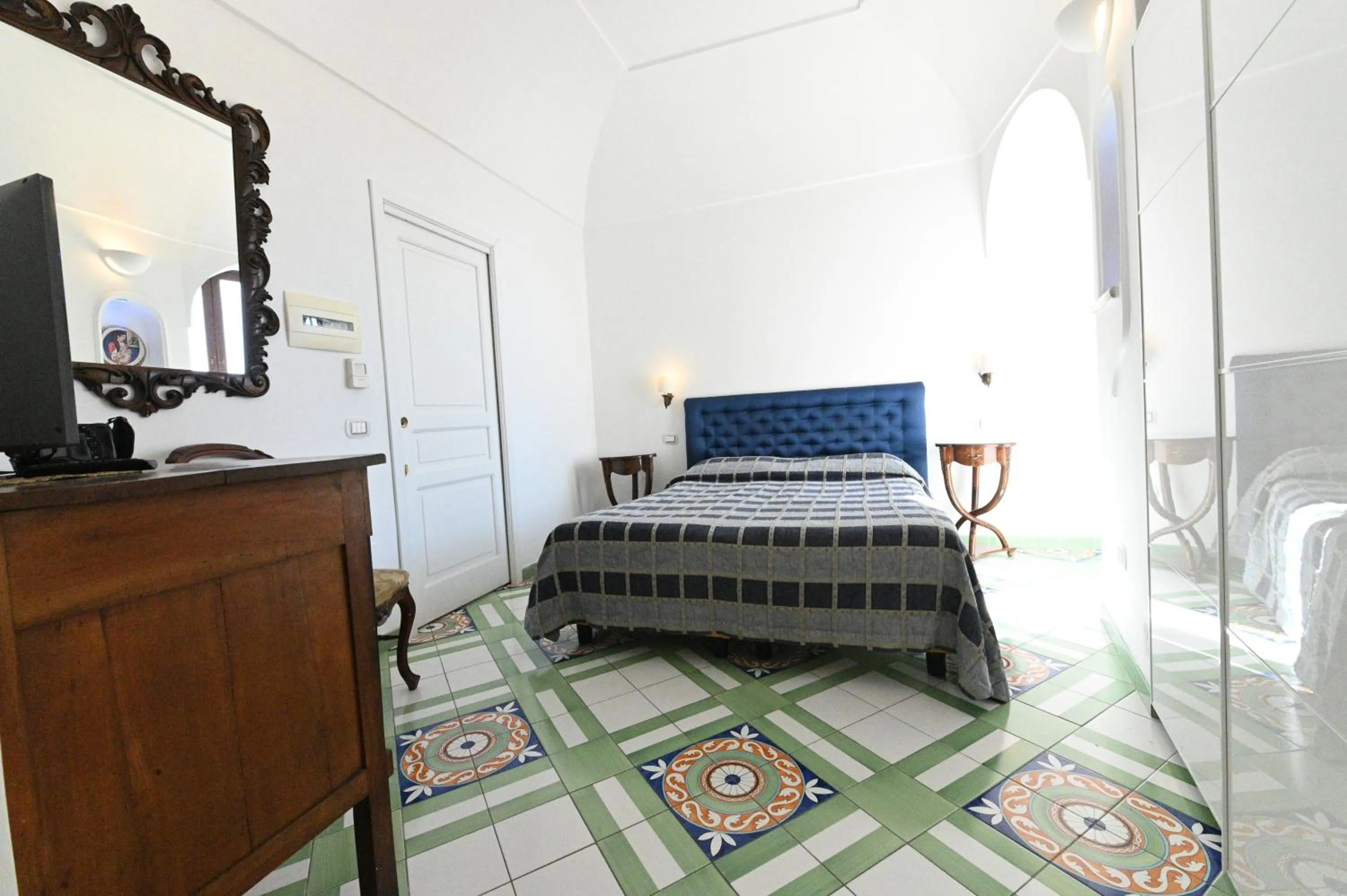 Bedroom, Bed in Hotel Croce Di Amalfi