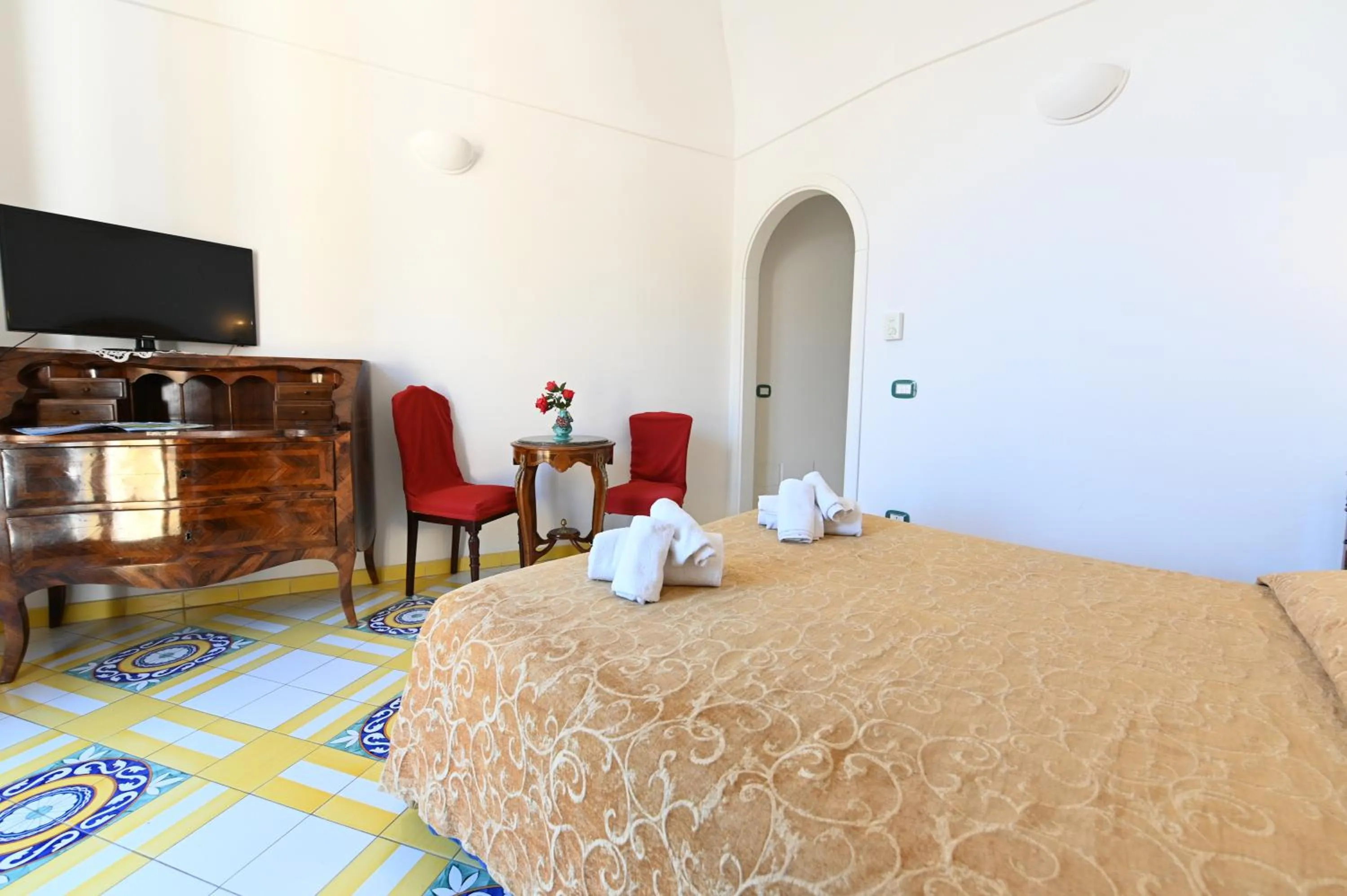 Bedroom, Bed in Hotel Croce Di Amalfi