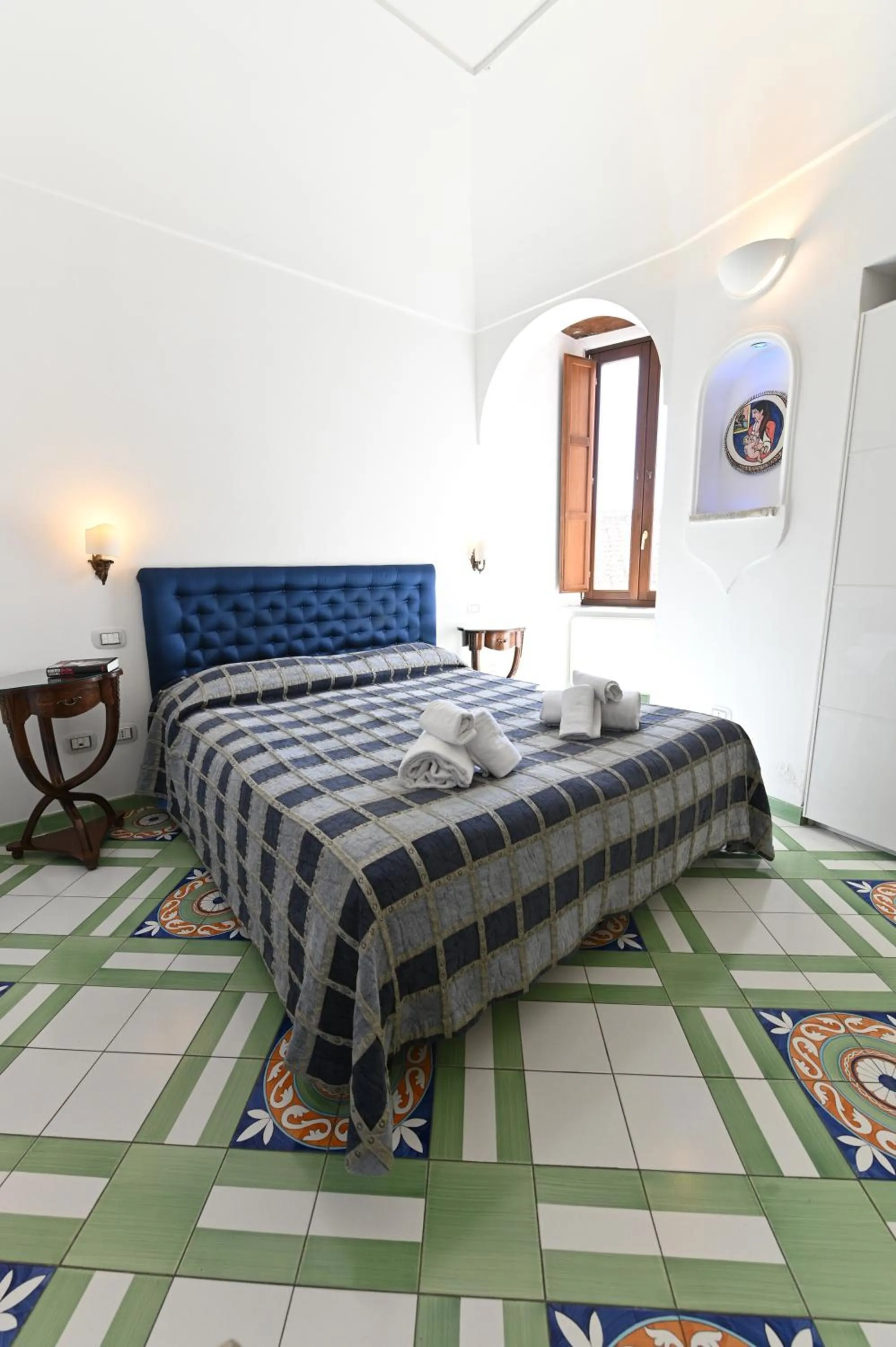 Photo of the whole room, Bed in Hotel Croce Di Amalfi