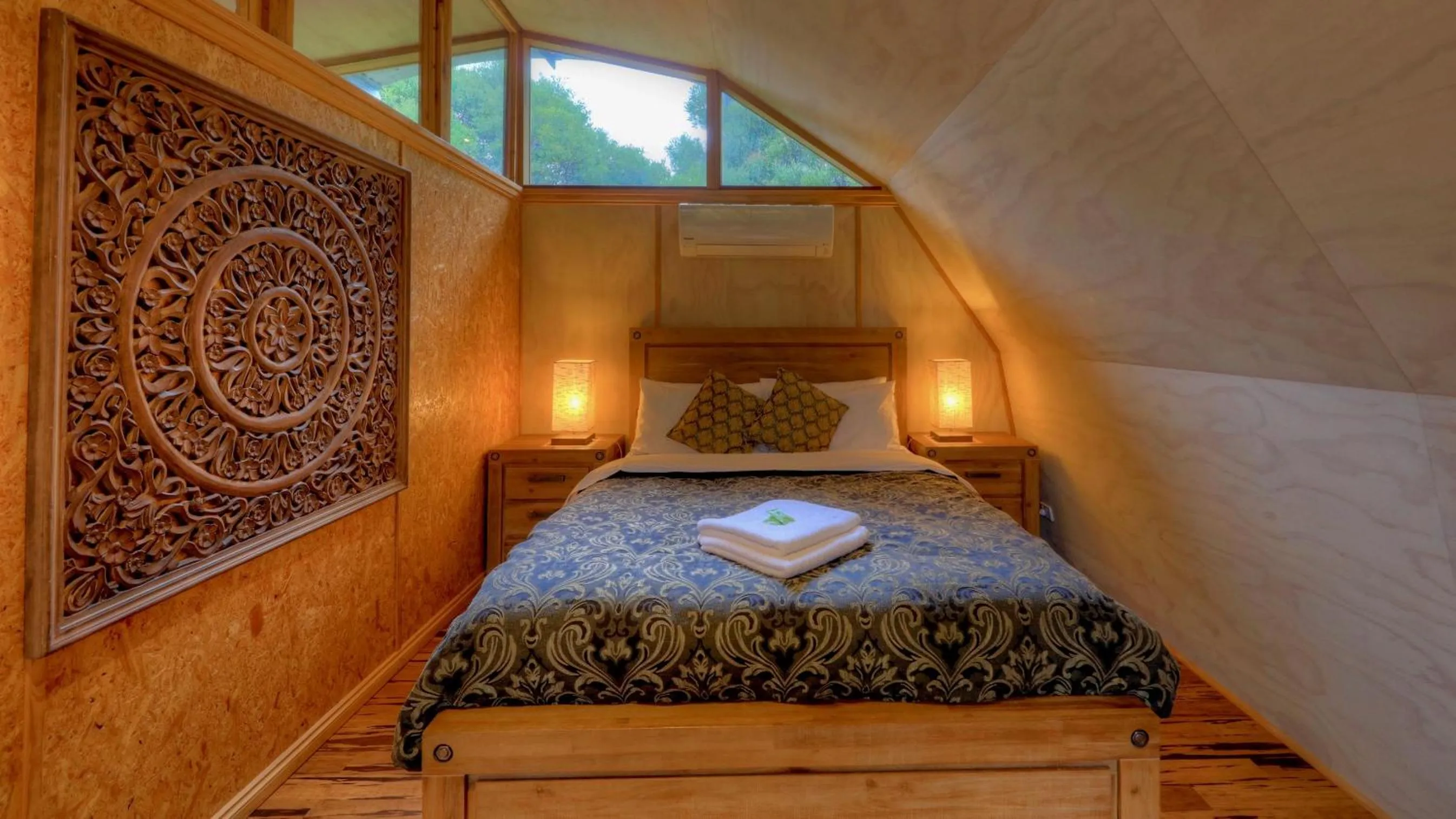 Bed in 43 Degrees Bruny Island