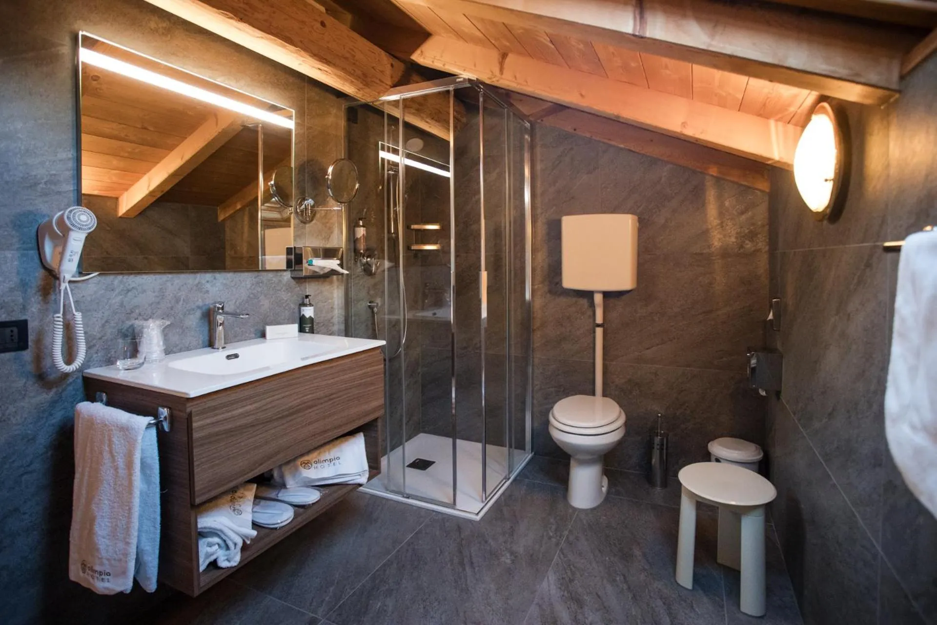 Bathroom in Olimpia Hotel