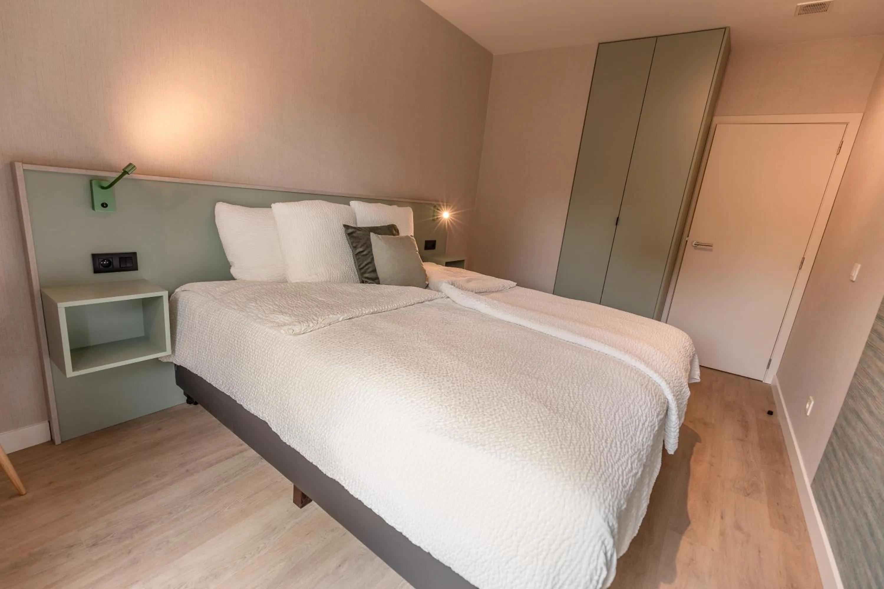 Bedroom, Bed in Abalona Hotel & Apartments